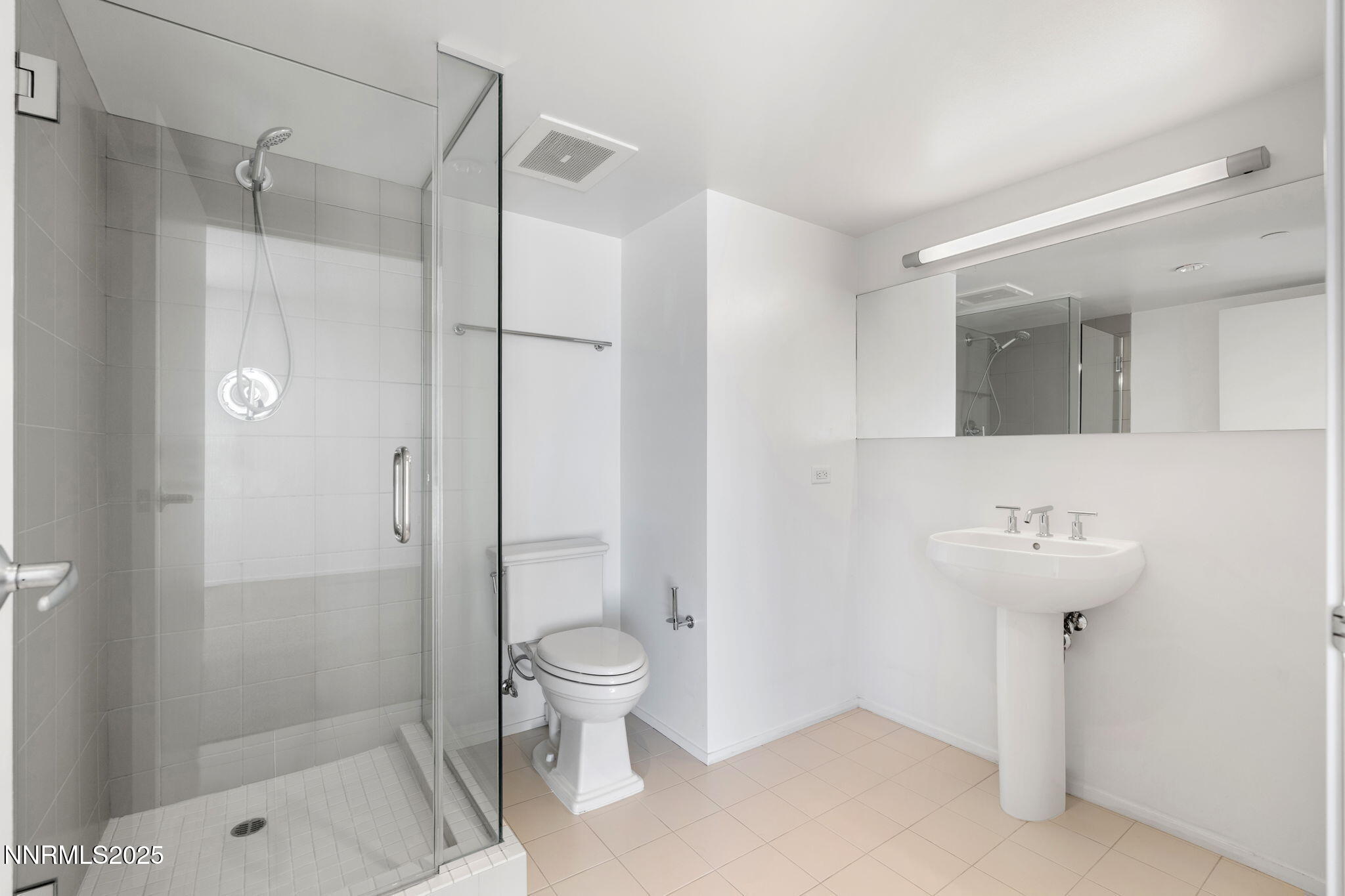 255 N Sierra Street Property Photo 19