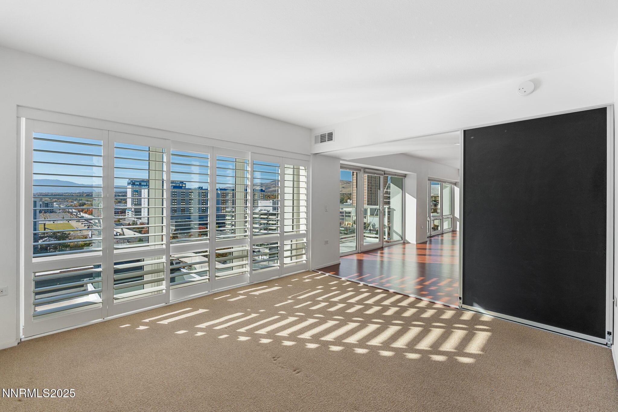 255 N Sierra Street Property Photo 20