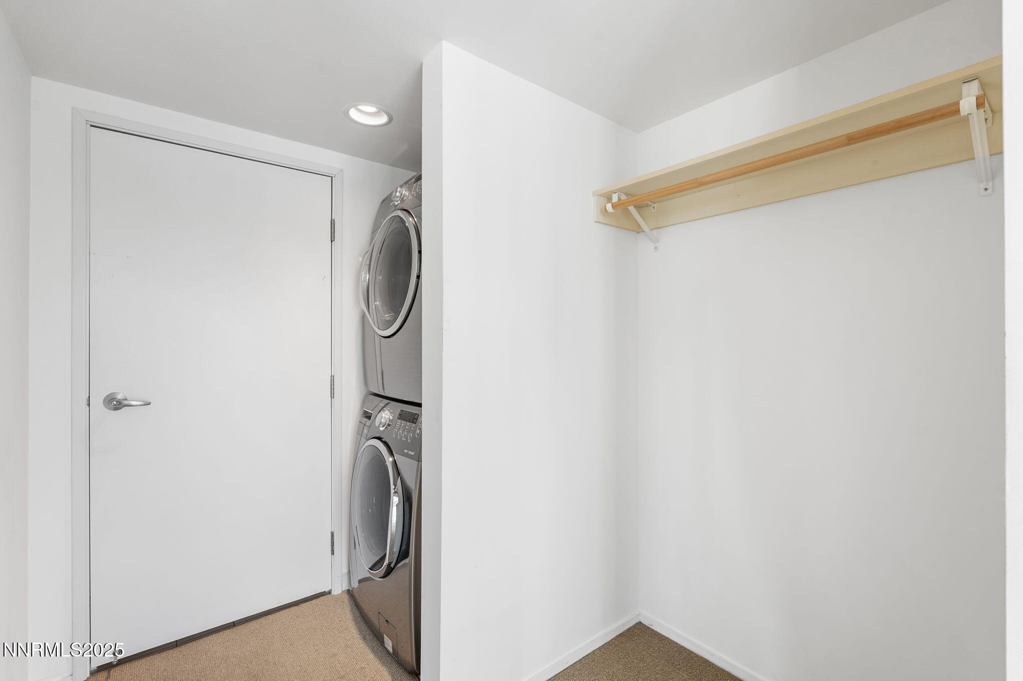 255 N Sierra Street Property Photo 25