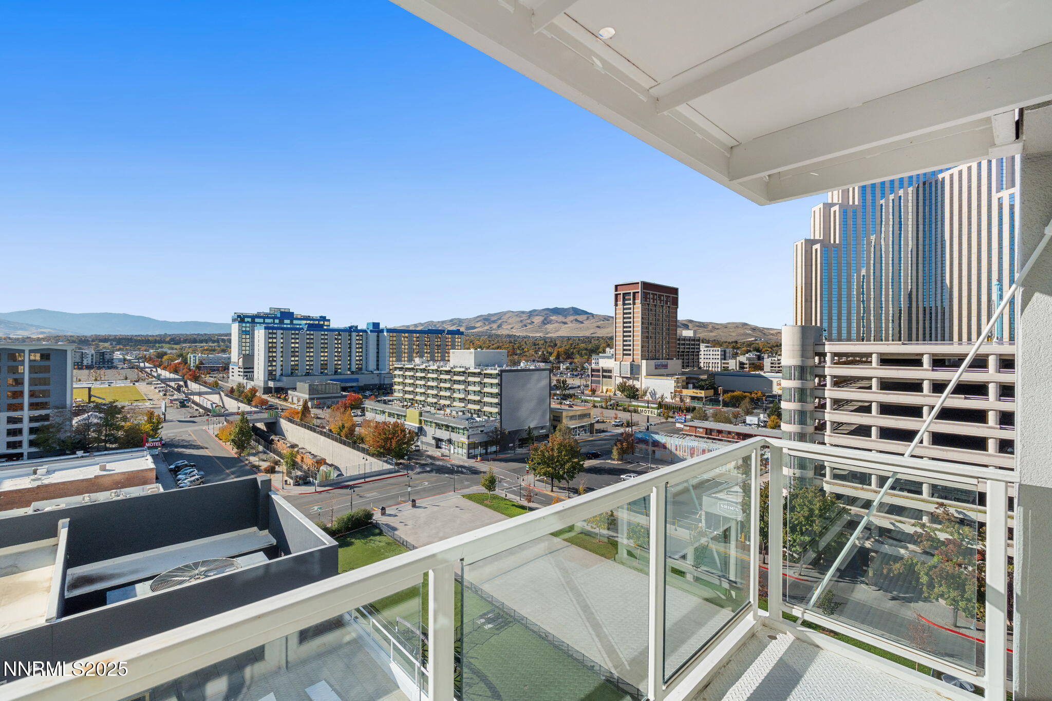 255 N Sierra Street Property Photo 27