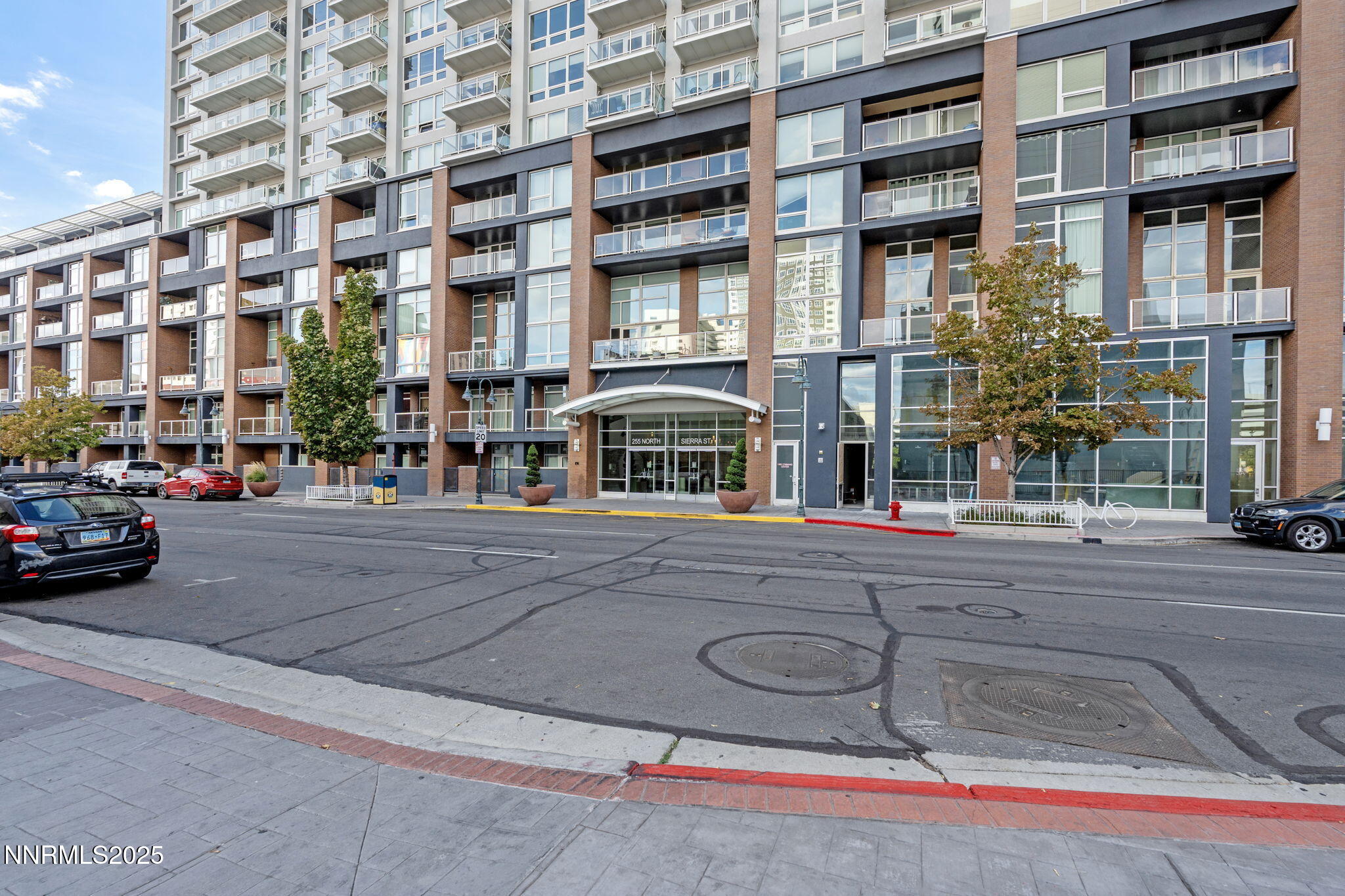 255 N Sierra Street Property Photo 28