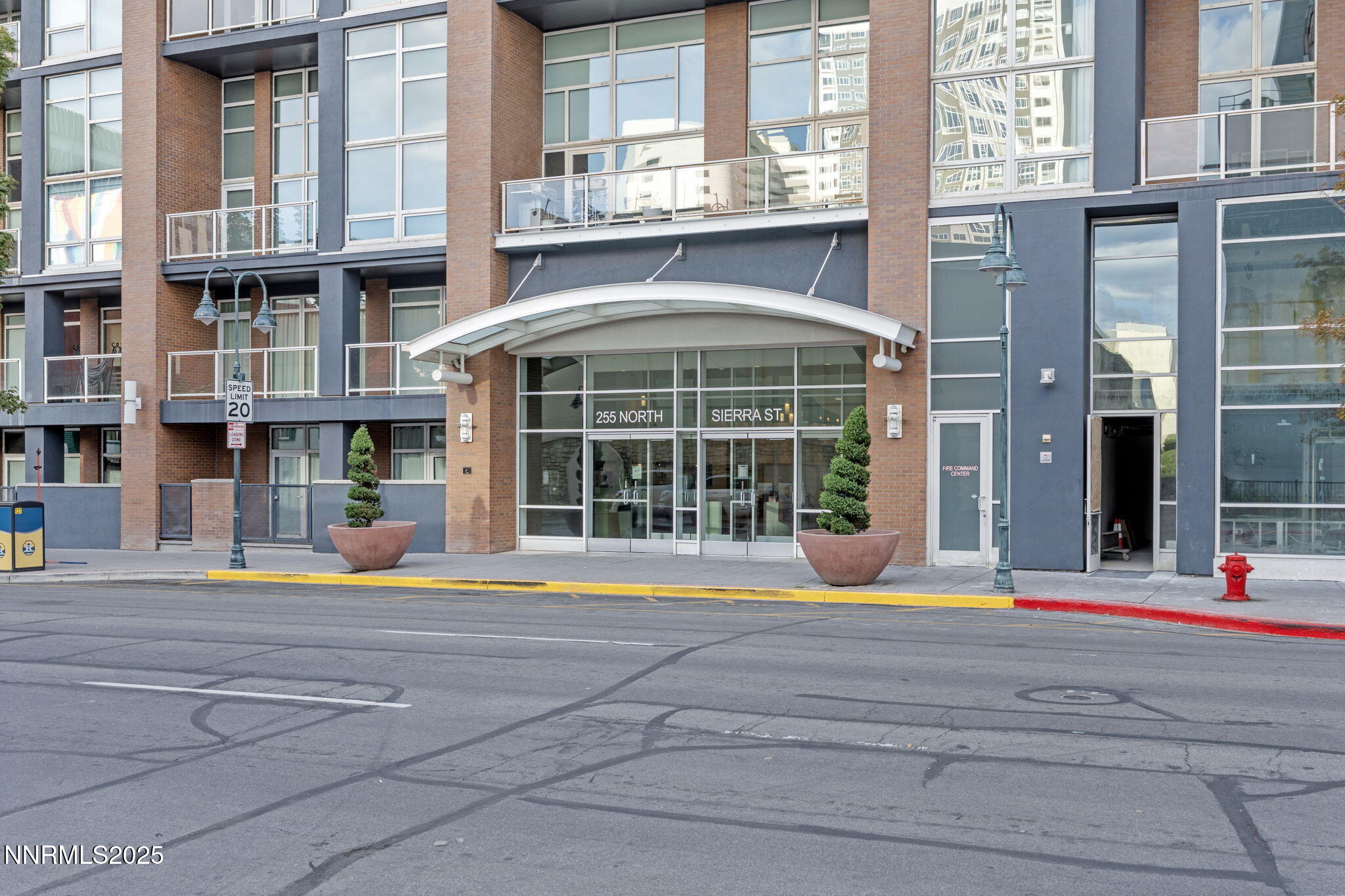 255 N Sierra Street Property Photo 29