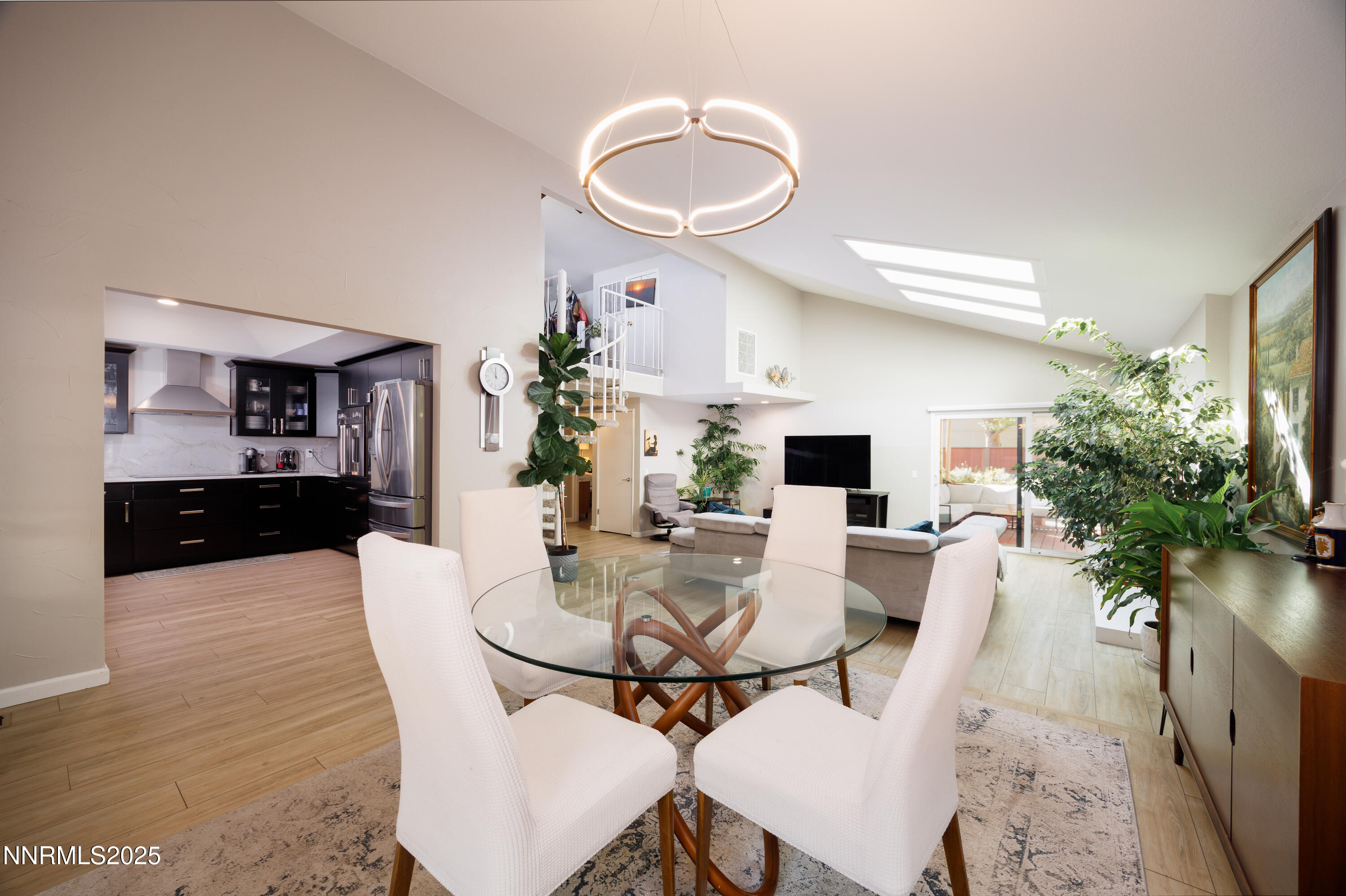 615 E Riverview Circle Property Photo 4