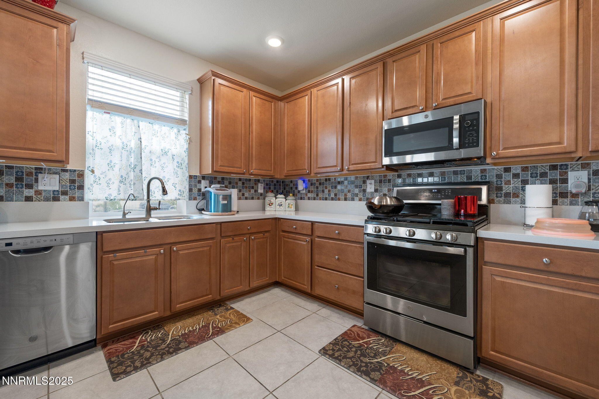 3215 Pantheon Drive Property Photo 8