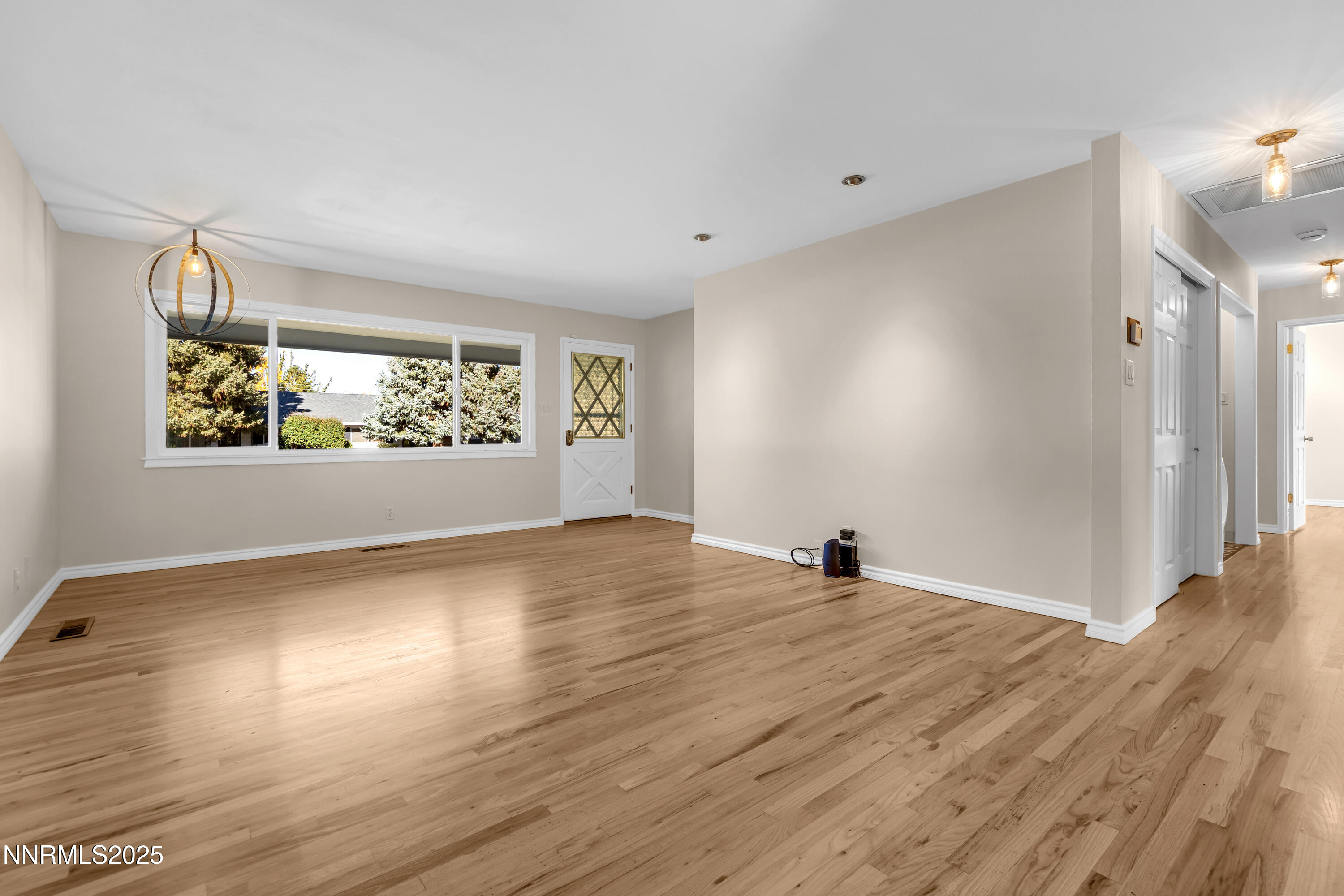 1020 Pineridge Drive Property Photo 6