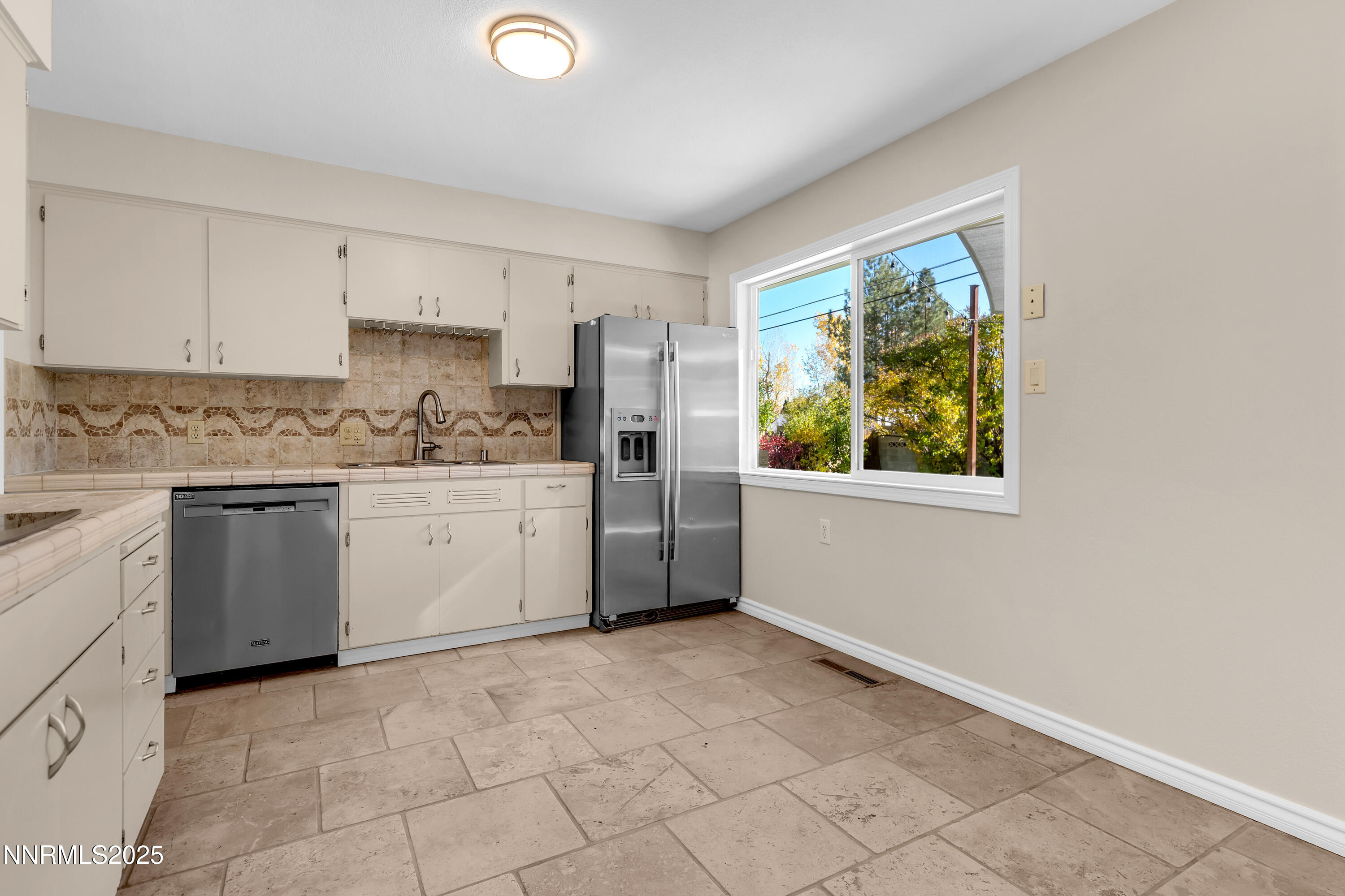 1020 Pineridge Drive Property Photo 14