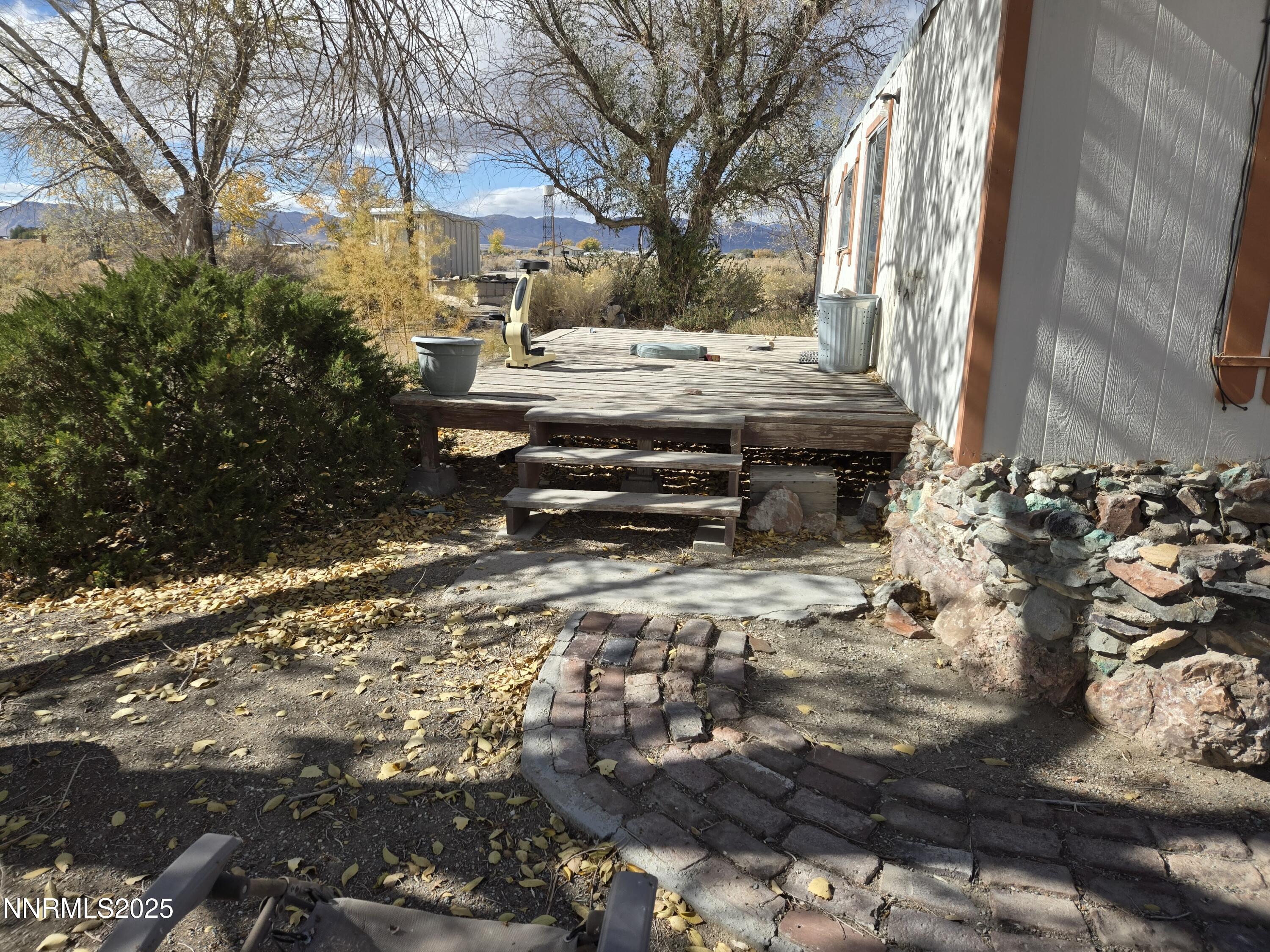 14 Yermo Property Photo 4
