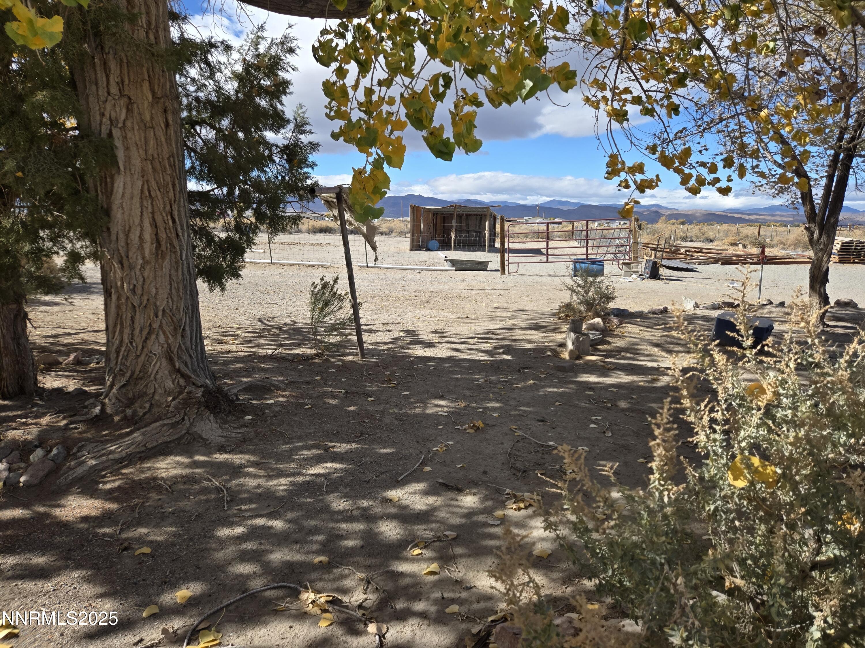 14 Yermo Property Photo 7