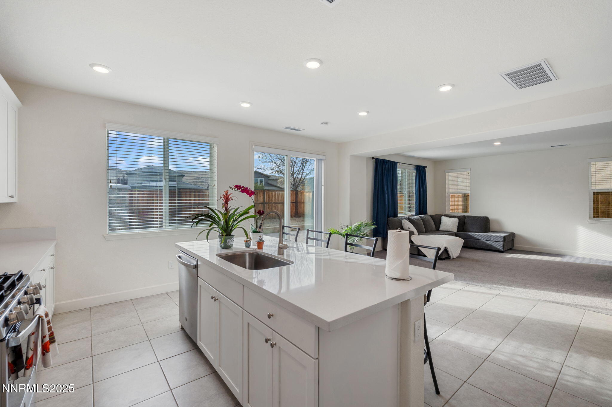 6103 Shining Sunset Drive Property Photo 3