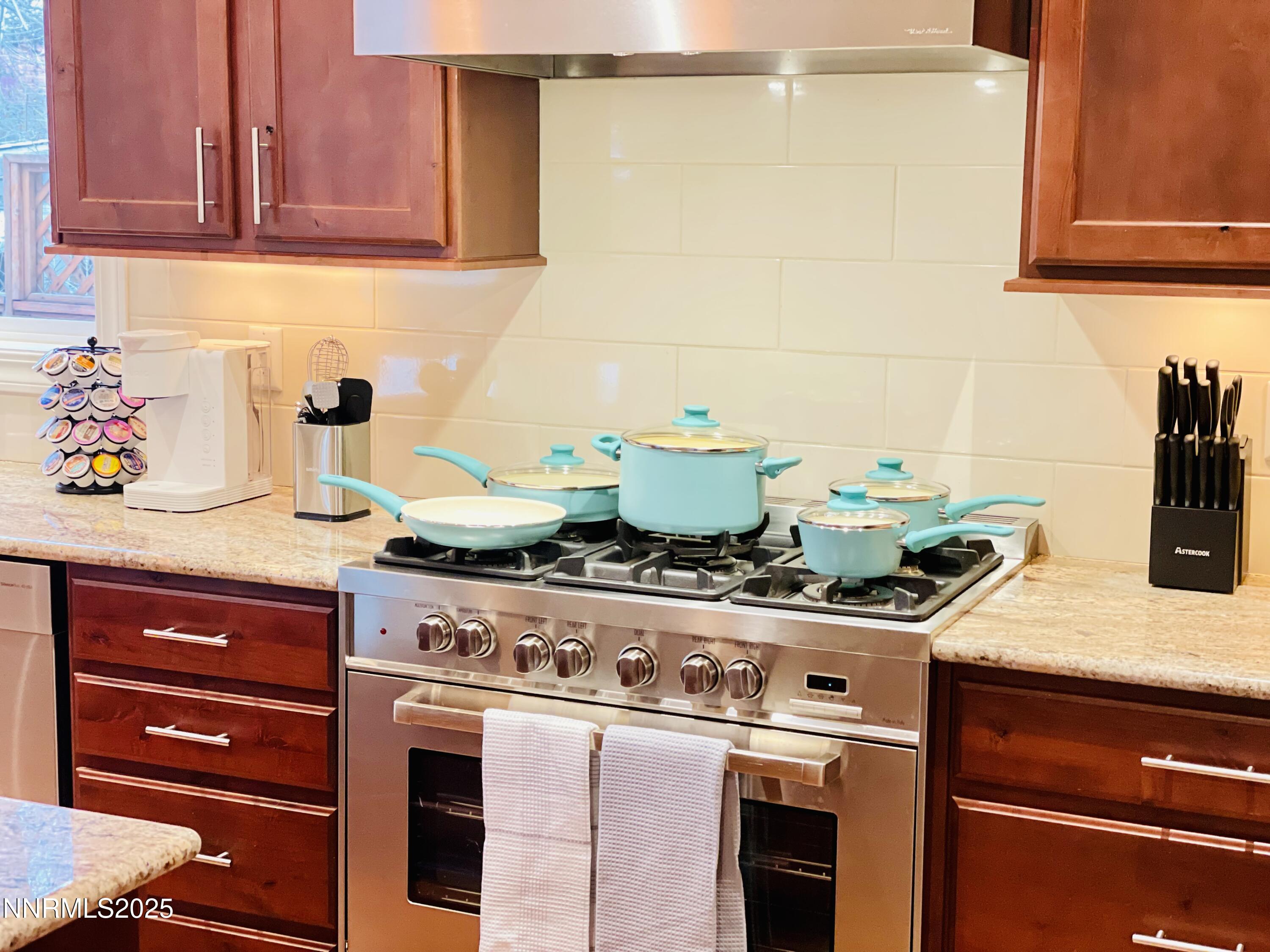 60 Caliente Street Property Photo 15