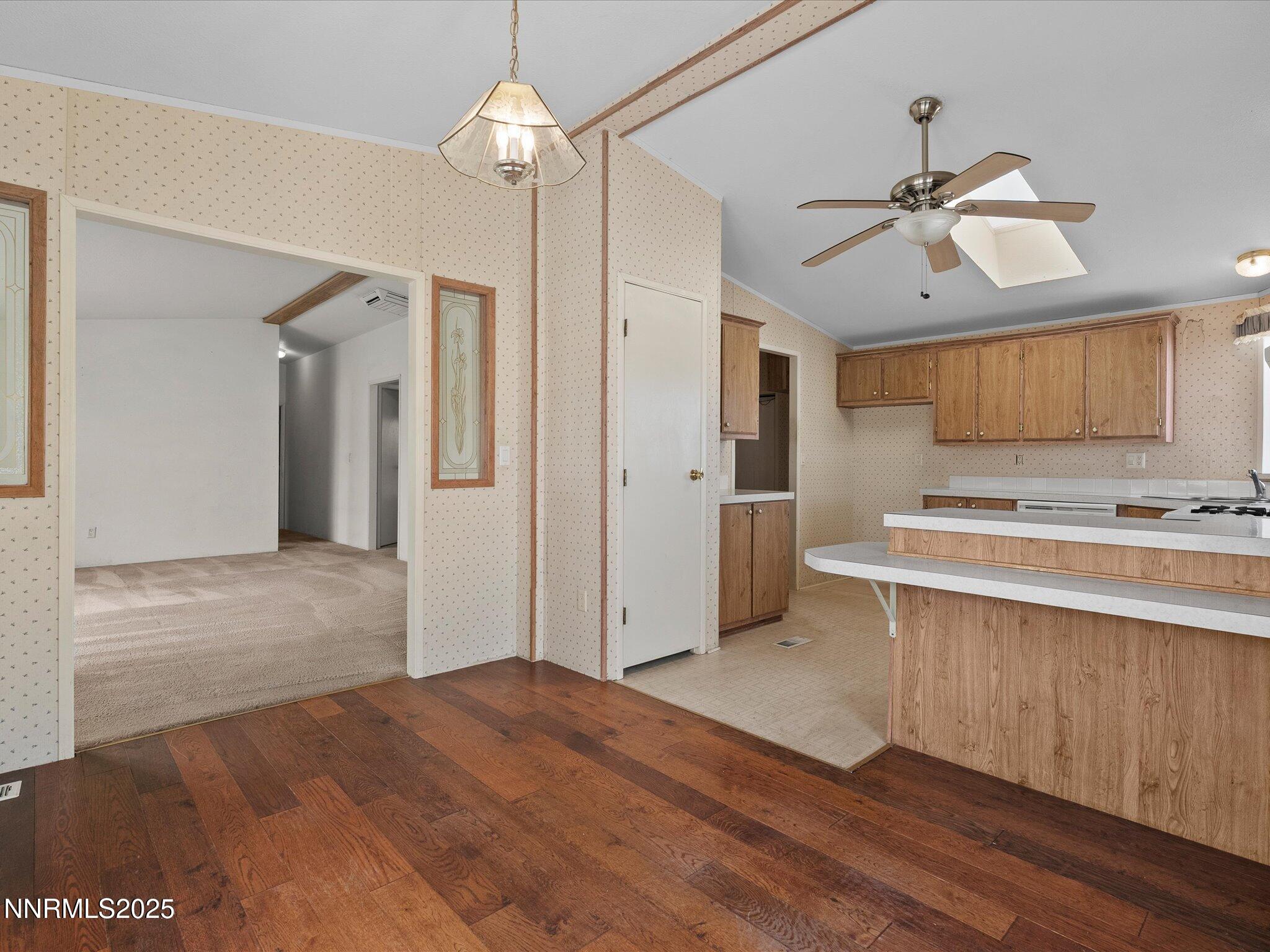 77 Mountain Lane Property Photo 9