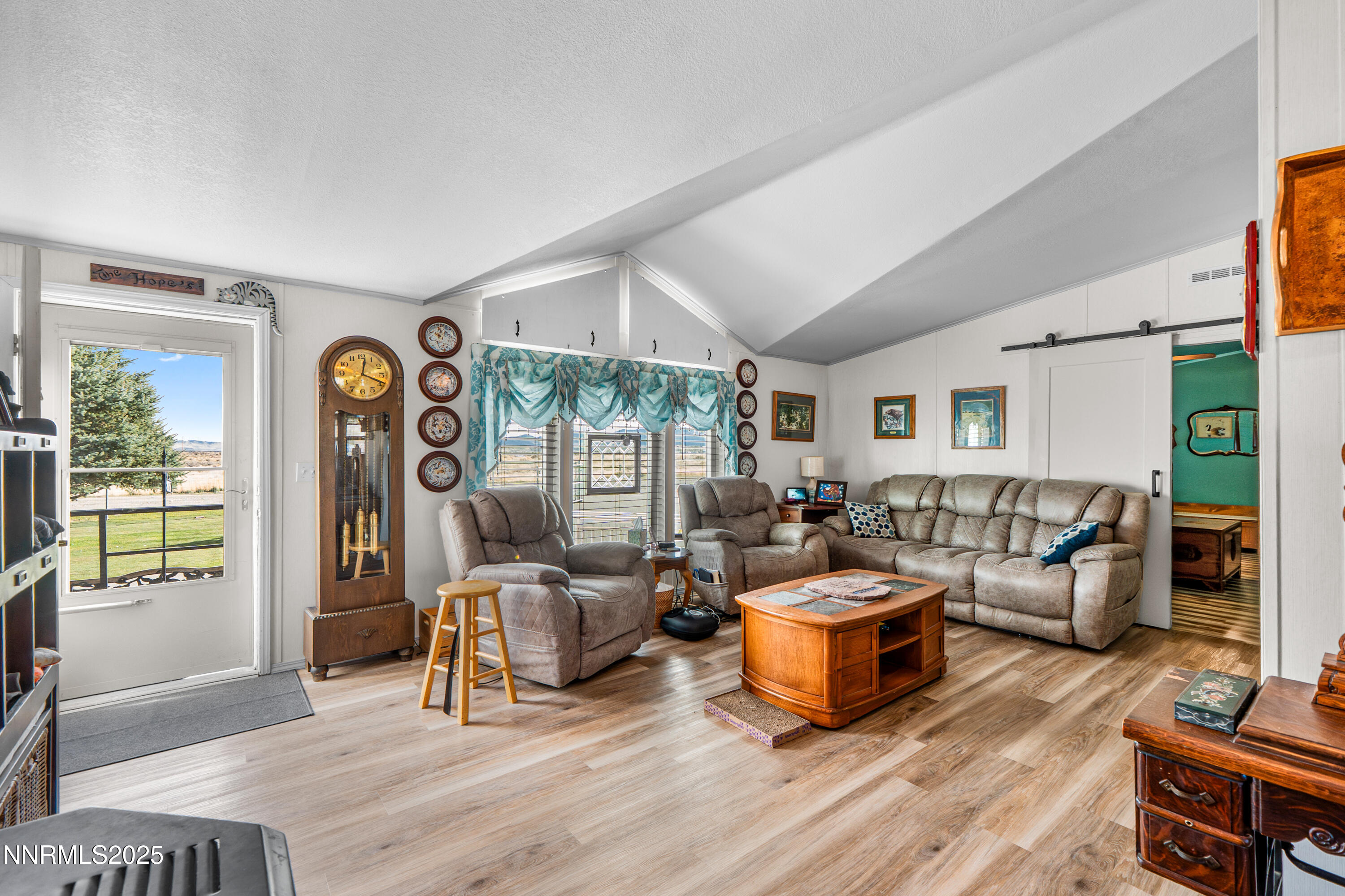 8975 Diamond Drive Property Photo 4