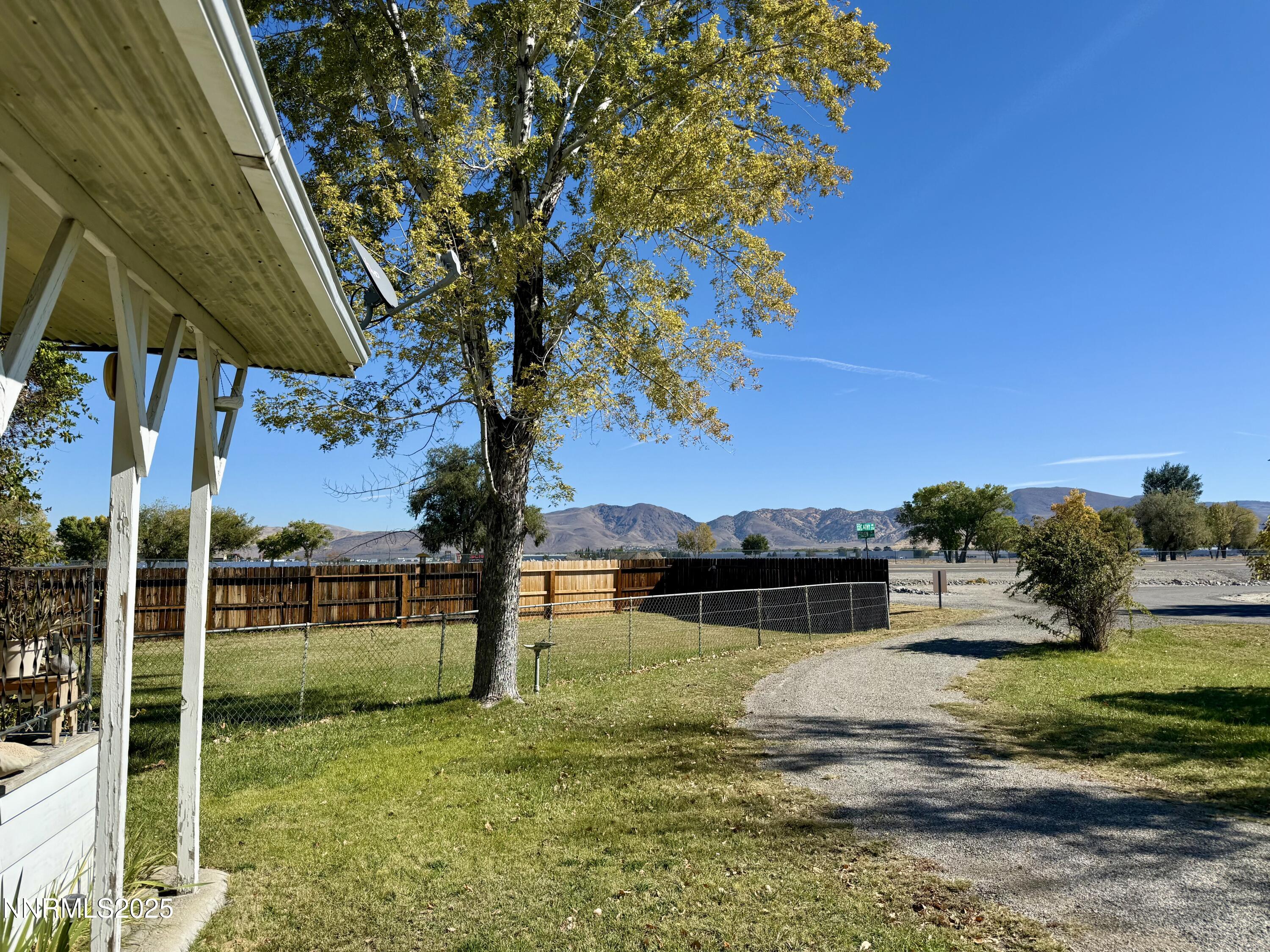 3815 Glen Street Property Photo 16