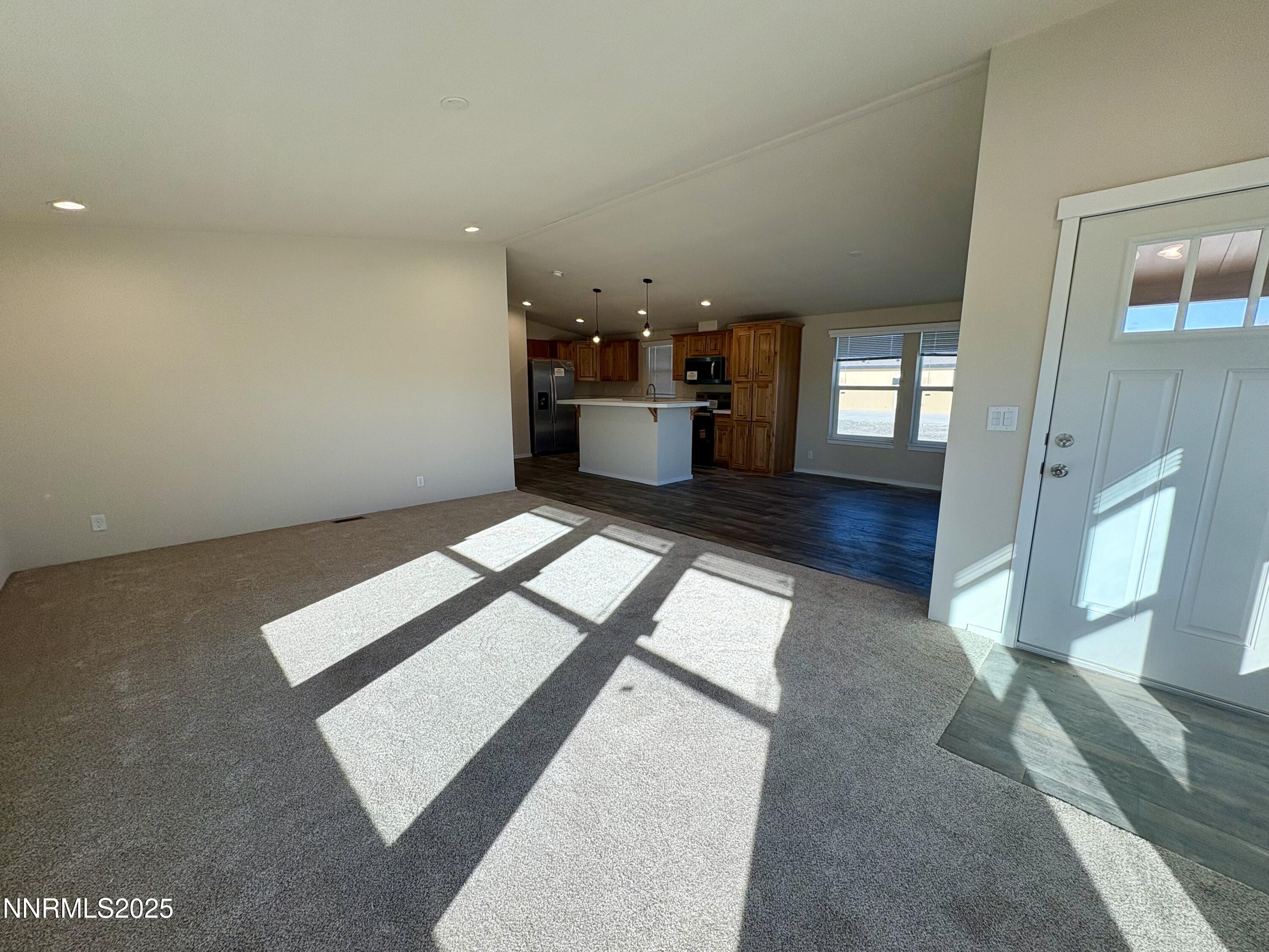 485 Camellia Way Property Photo 4