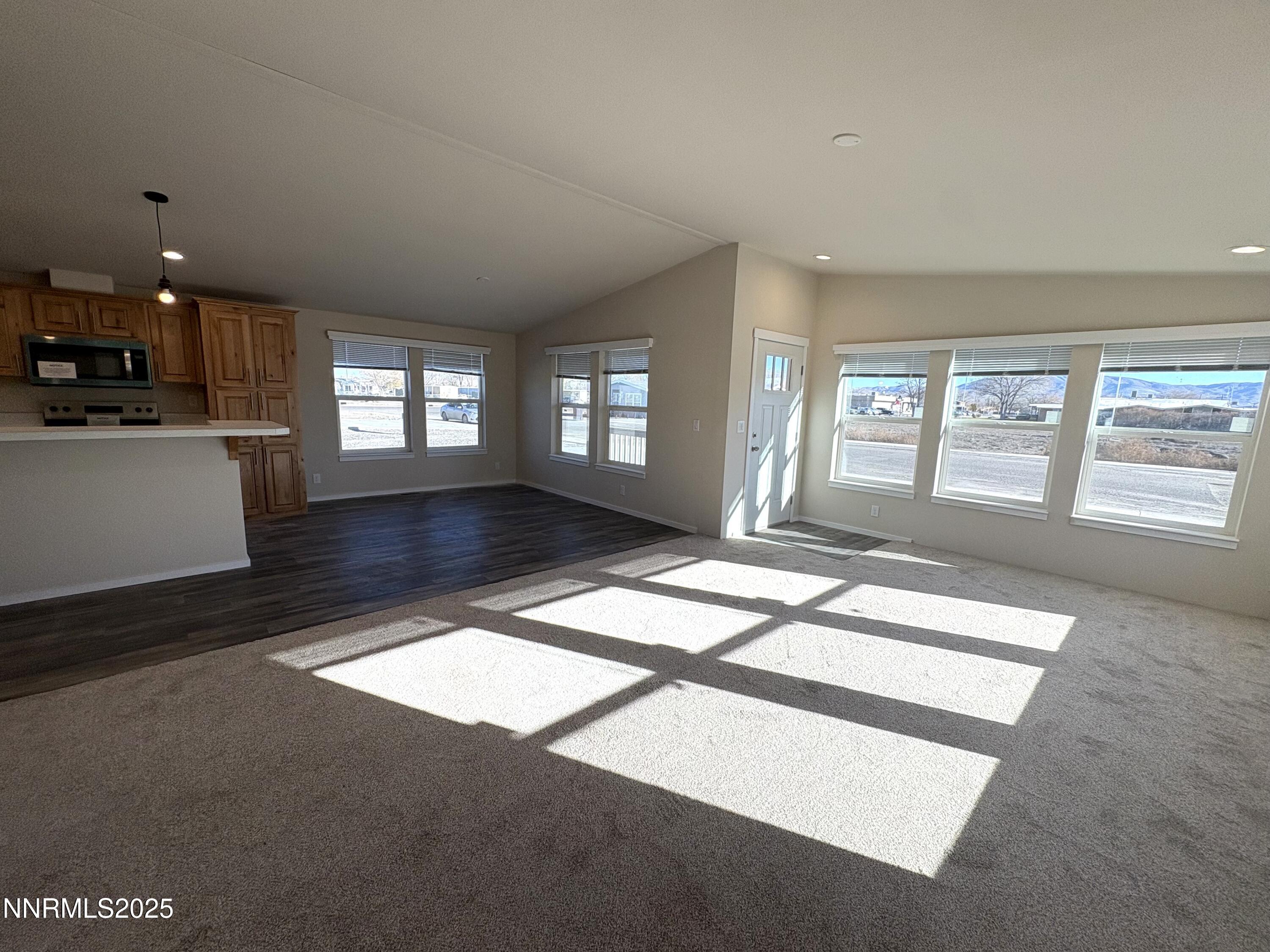 485 Camellia Way Property Photo 6