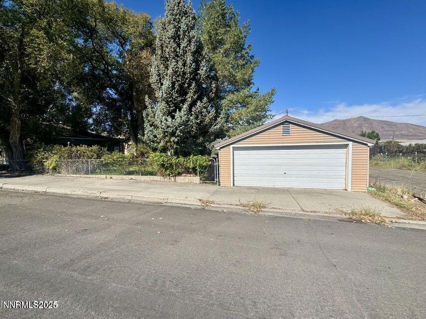 1385 S Bridge Street Property Photo 5