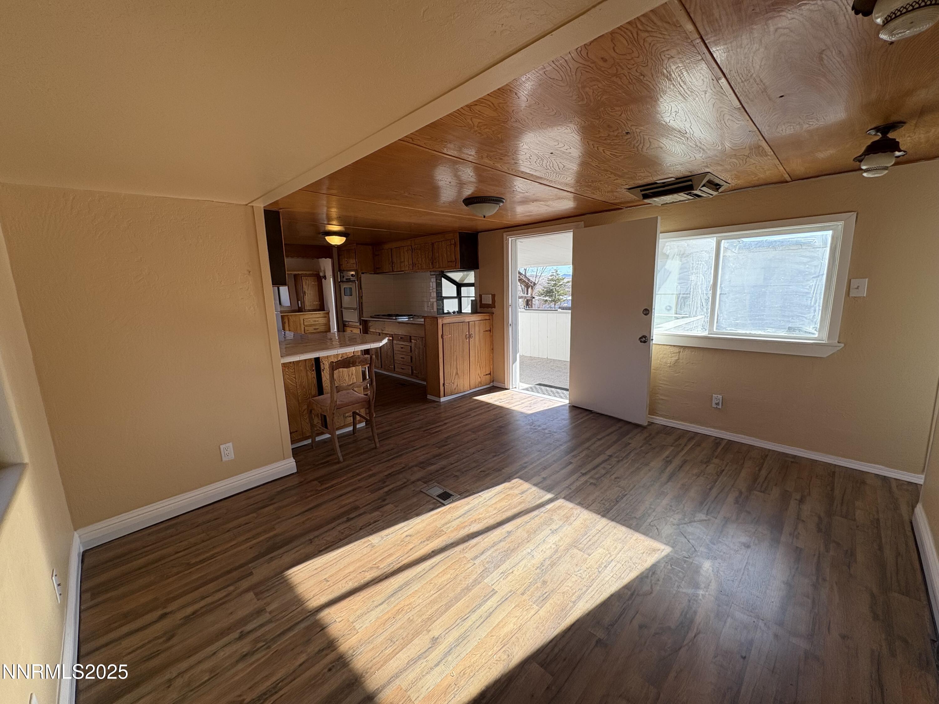 5884 Leon Drive Property Photo 4