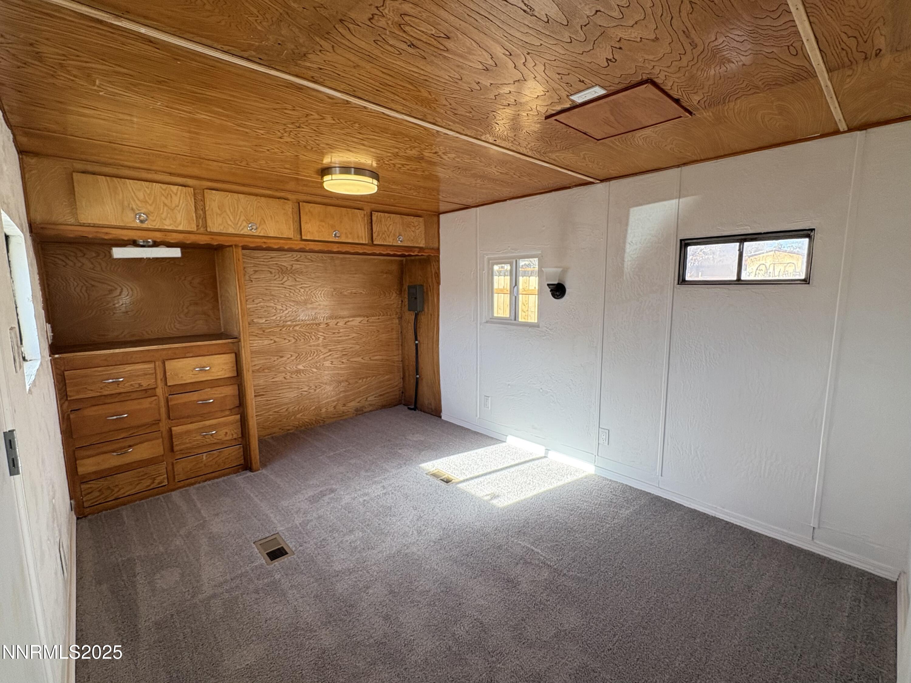 5884 Leon Drive Property Photo 12