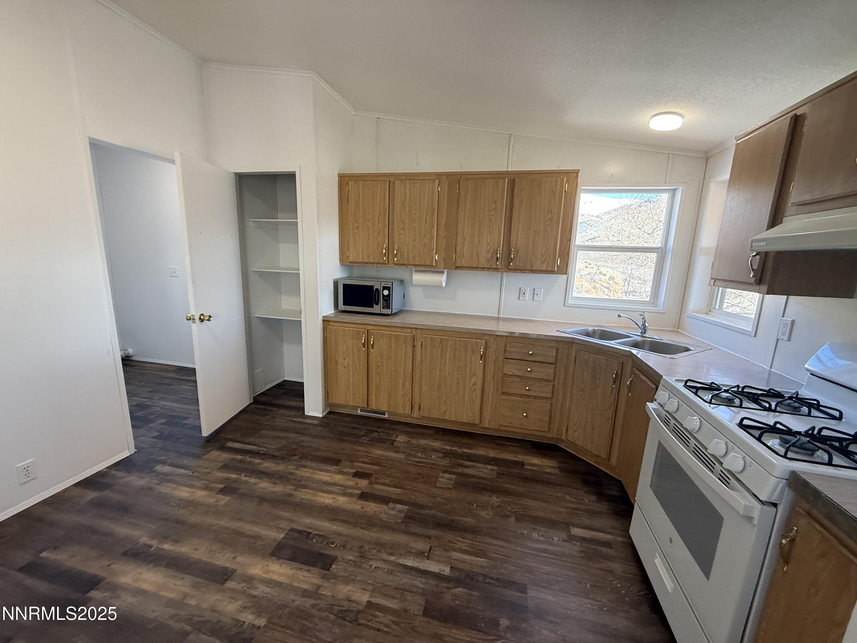 1166 Slate Road Property Photo 6