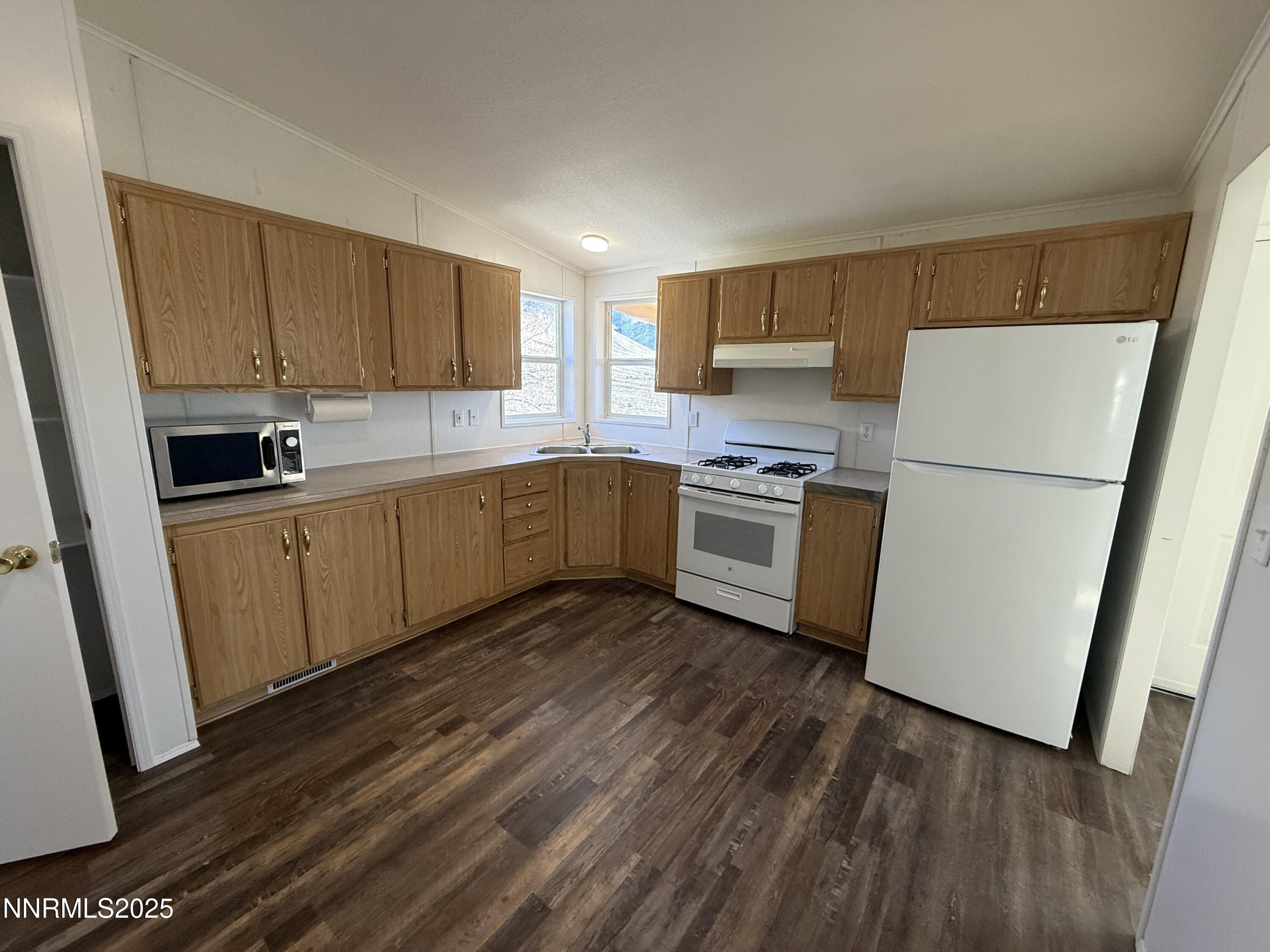1166 Slate Road Property Photo 7