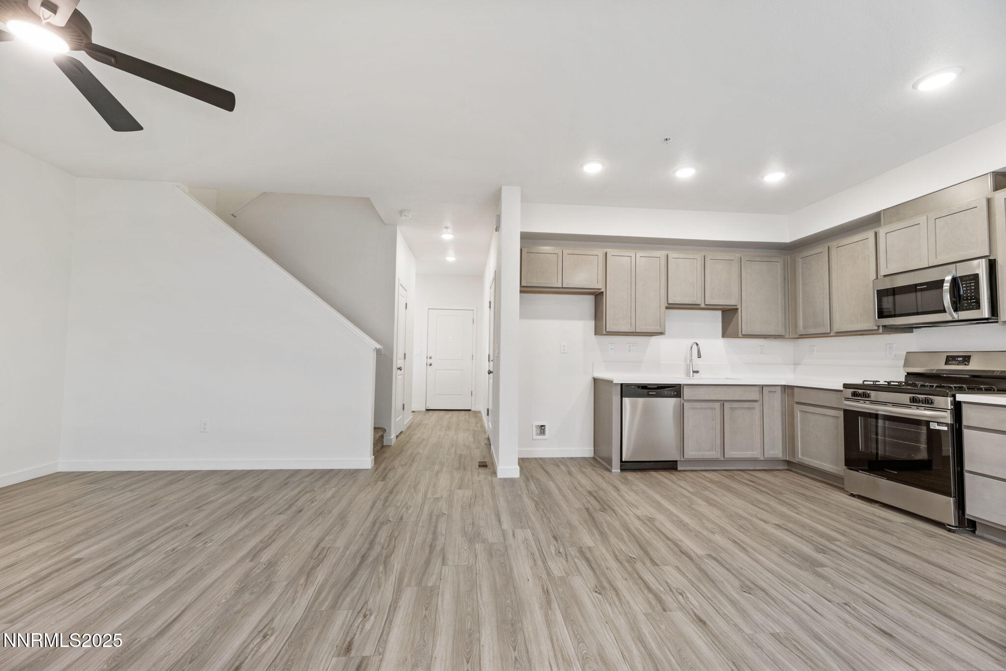 246 Green Lane Property Photo 6