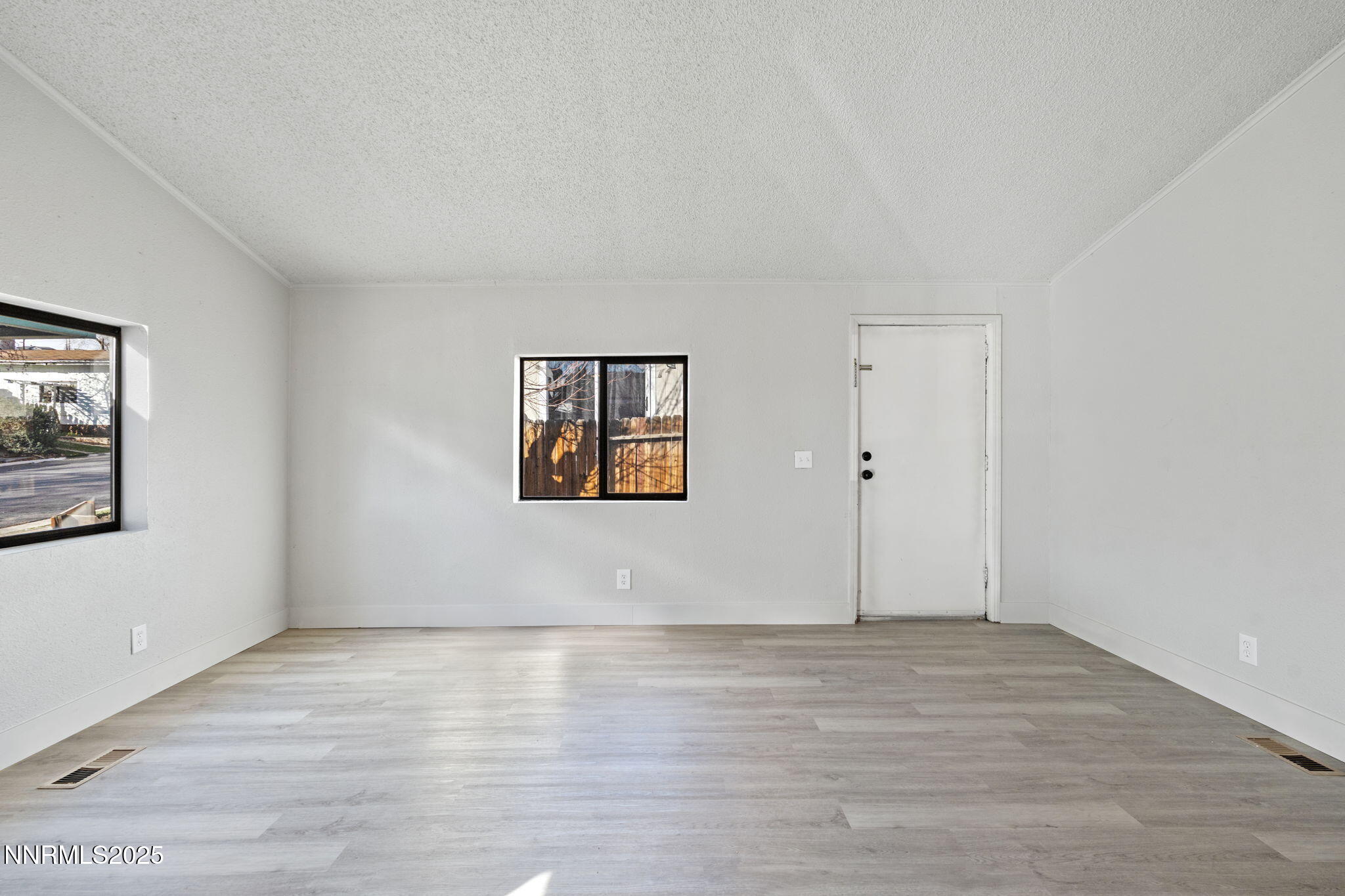 2720 Dahlia Way Property Photo 10