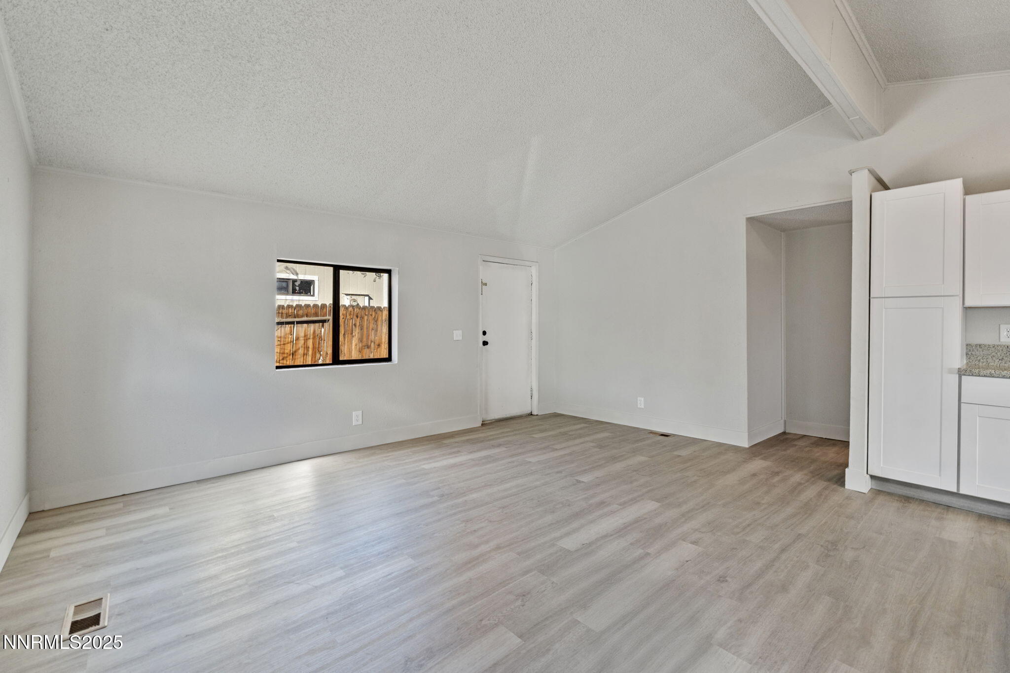 2720 Dahlia Way Property Photo 13