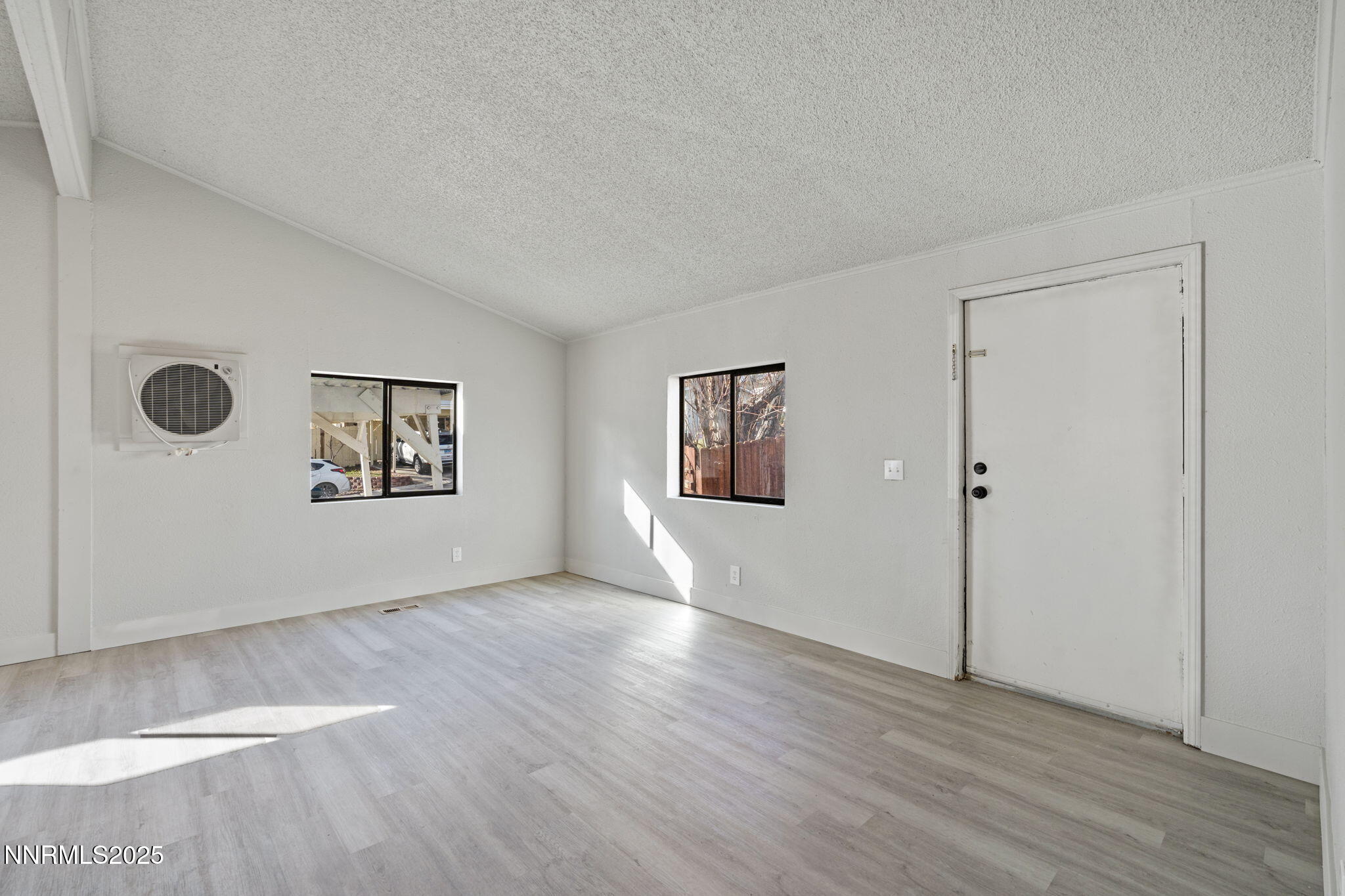 2720 Dahlia Way Property Photo 14