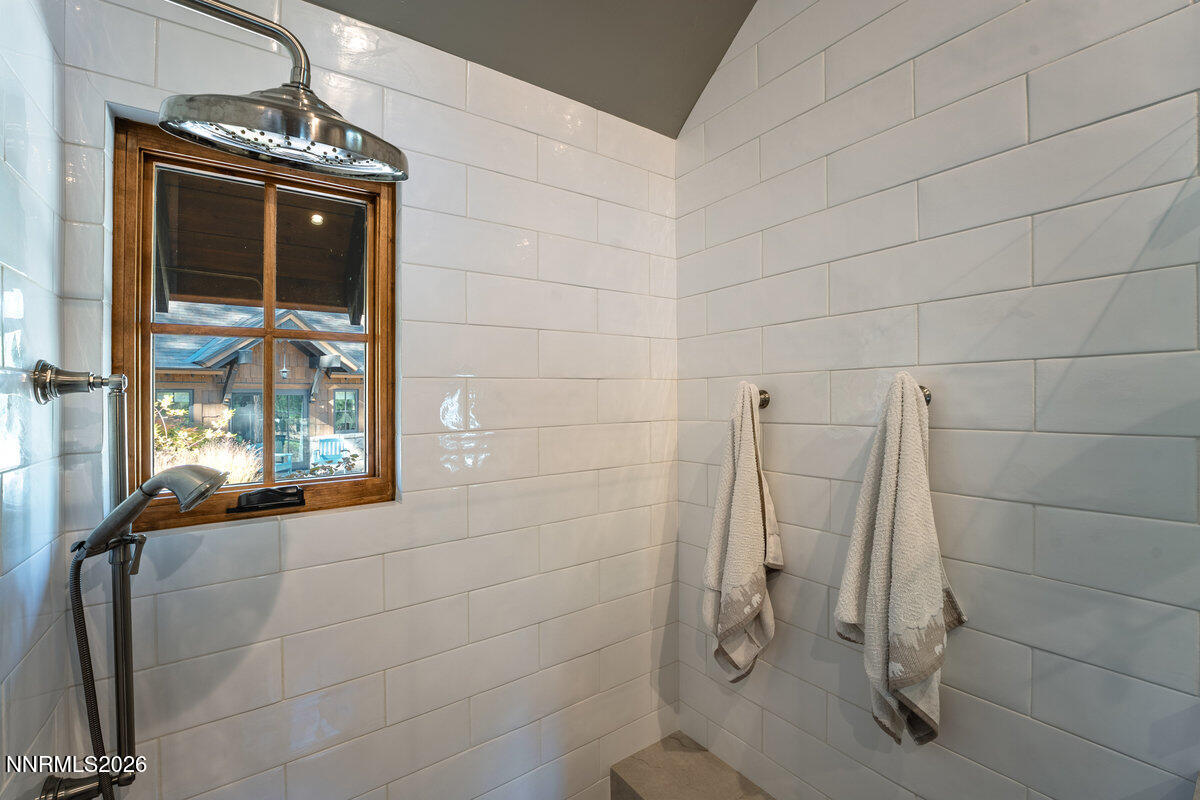 261 Redding Way Property Photo 34