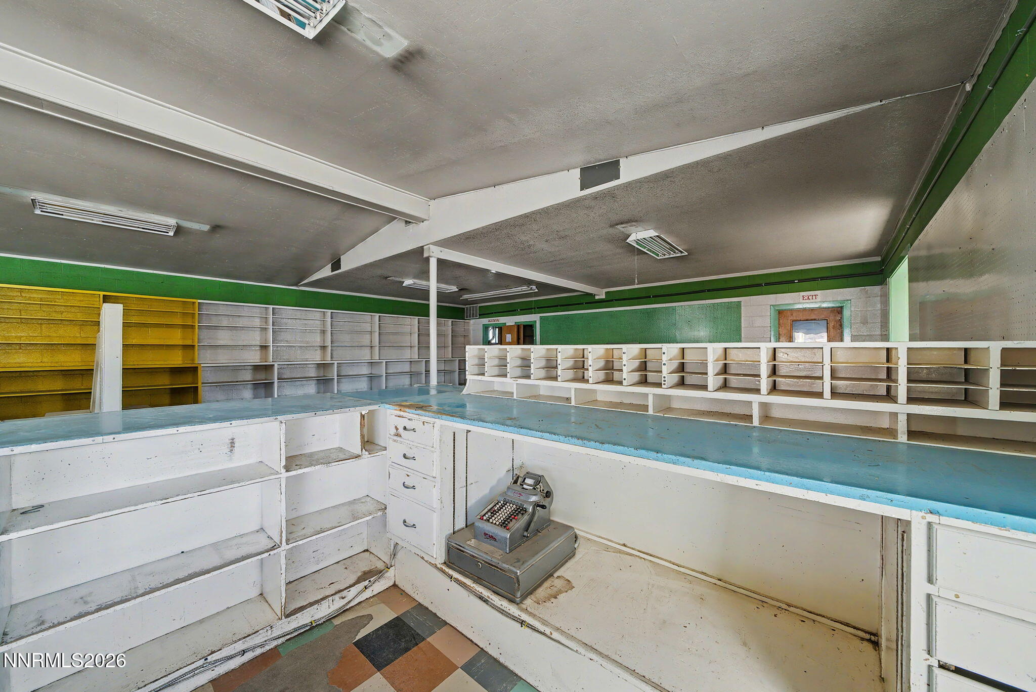 702 S Main Street Property Photo 10