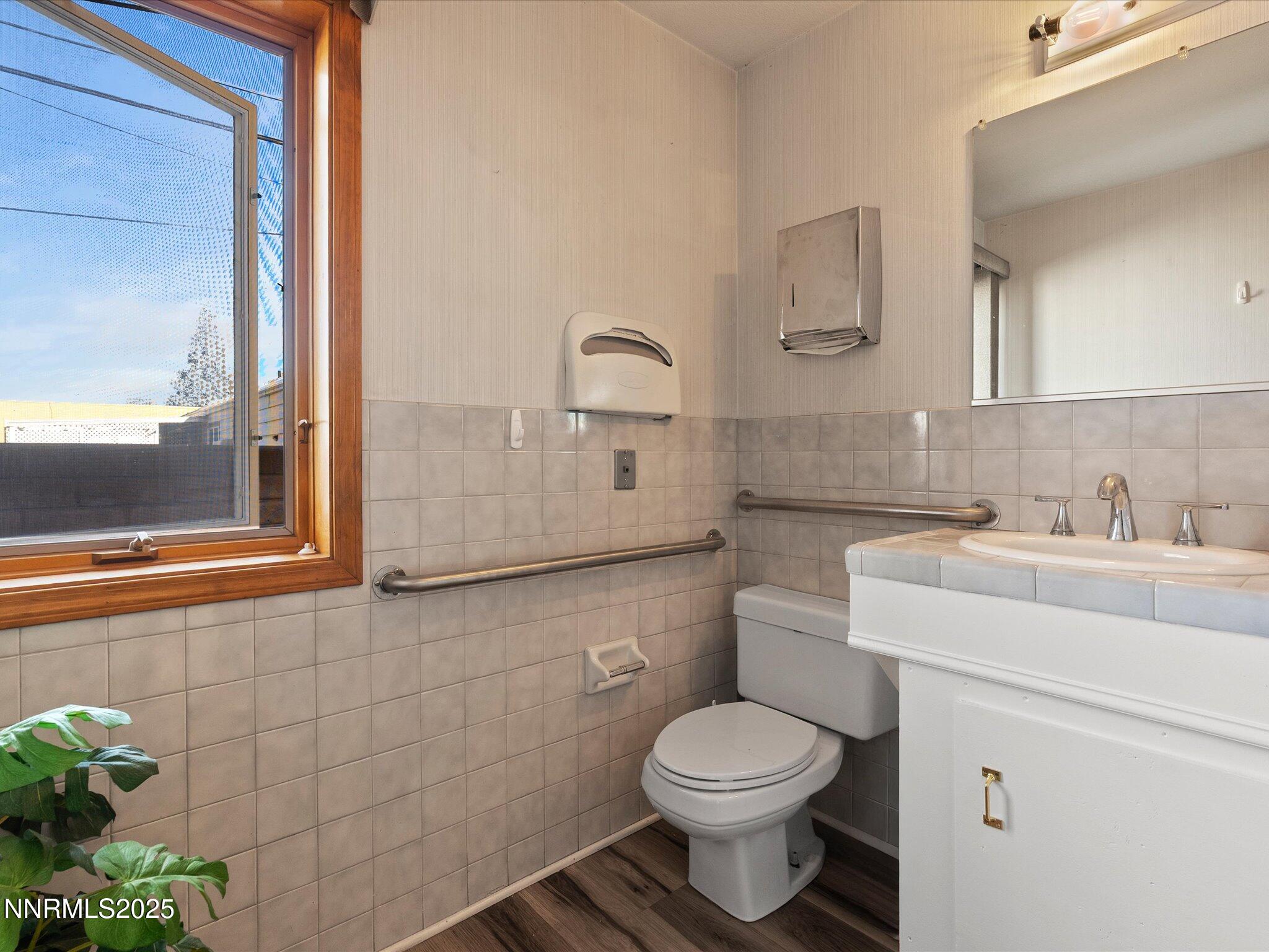 1001 Rock Boulevard Unit 2 Property Photo 19