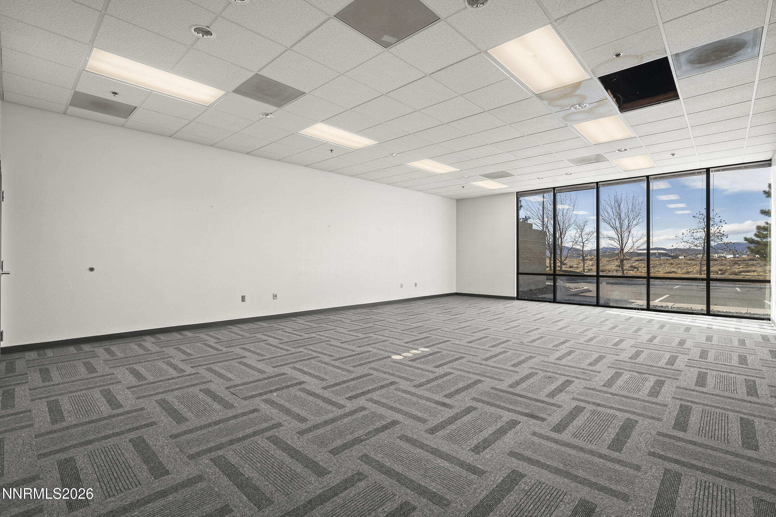 2275 E Newlands Drive Property Photo 10
