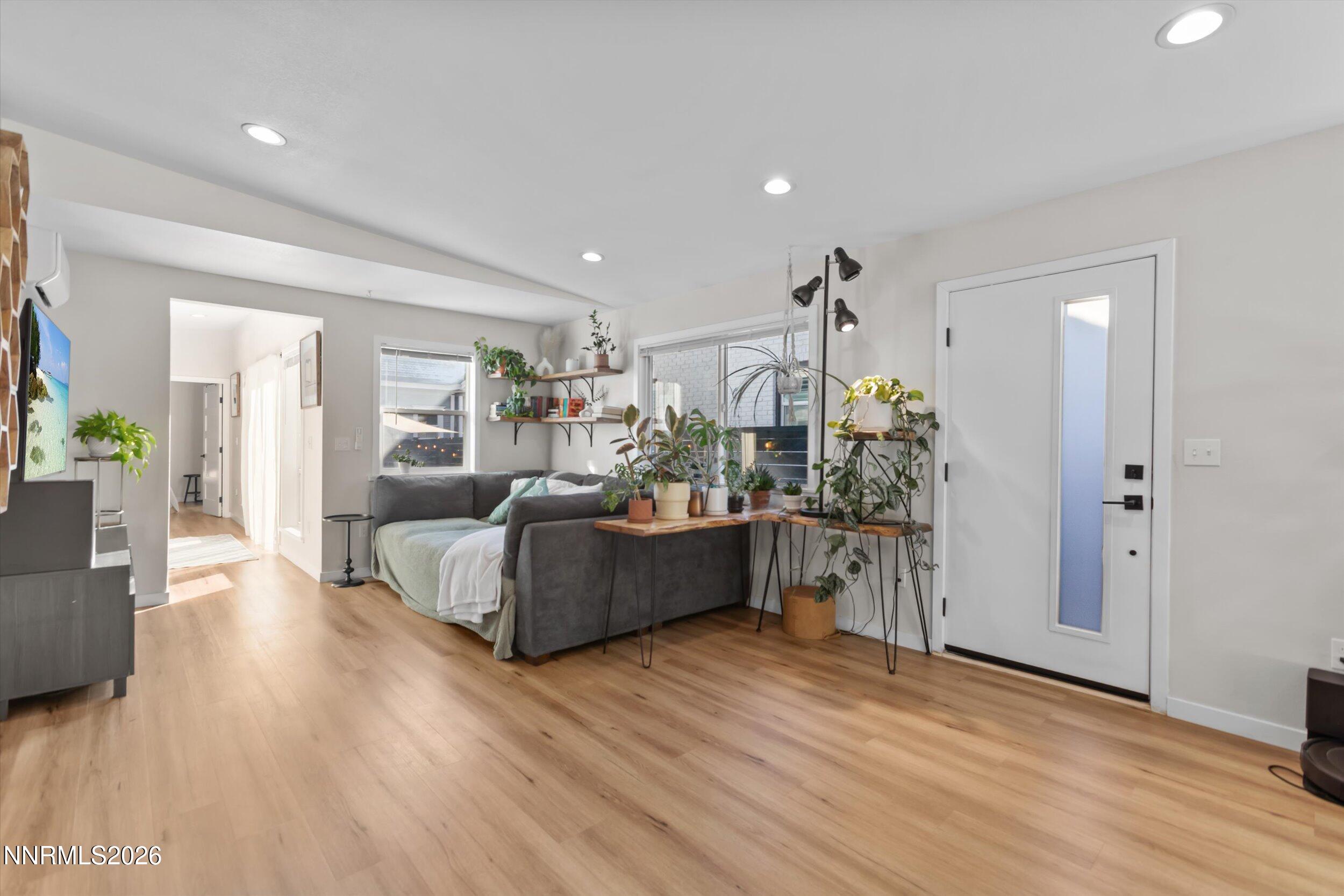 536 Sinclair Street Property Photo 6