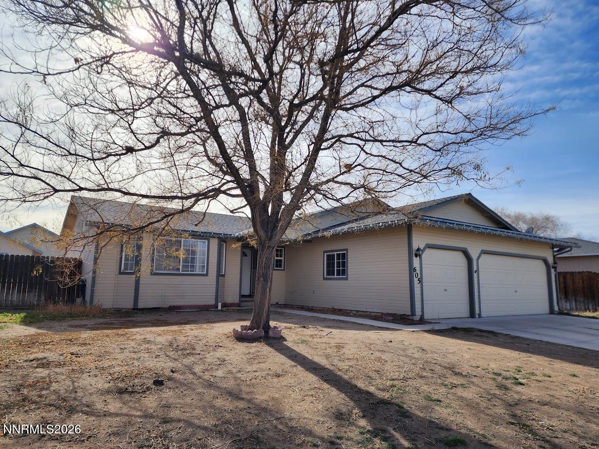605 Nader Way Property Photo 3