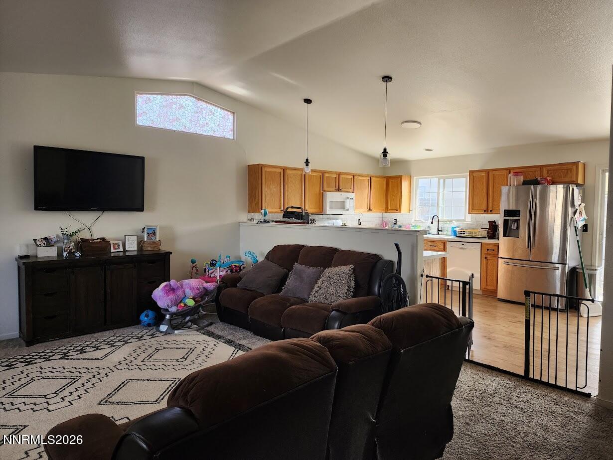 605 Nader Way Property Photo 4