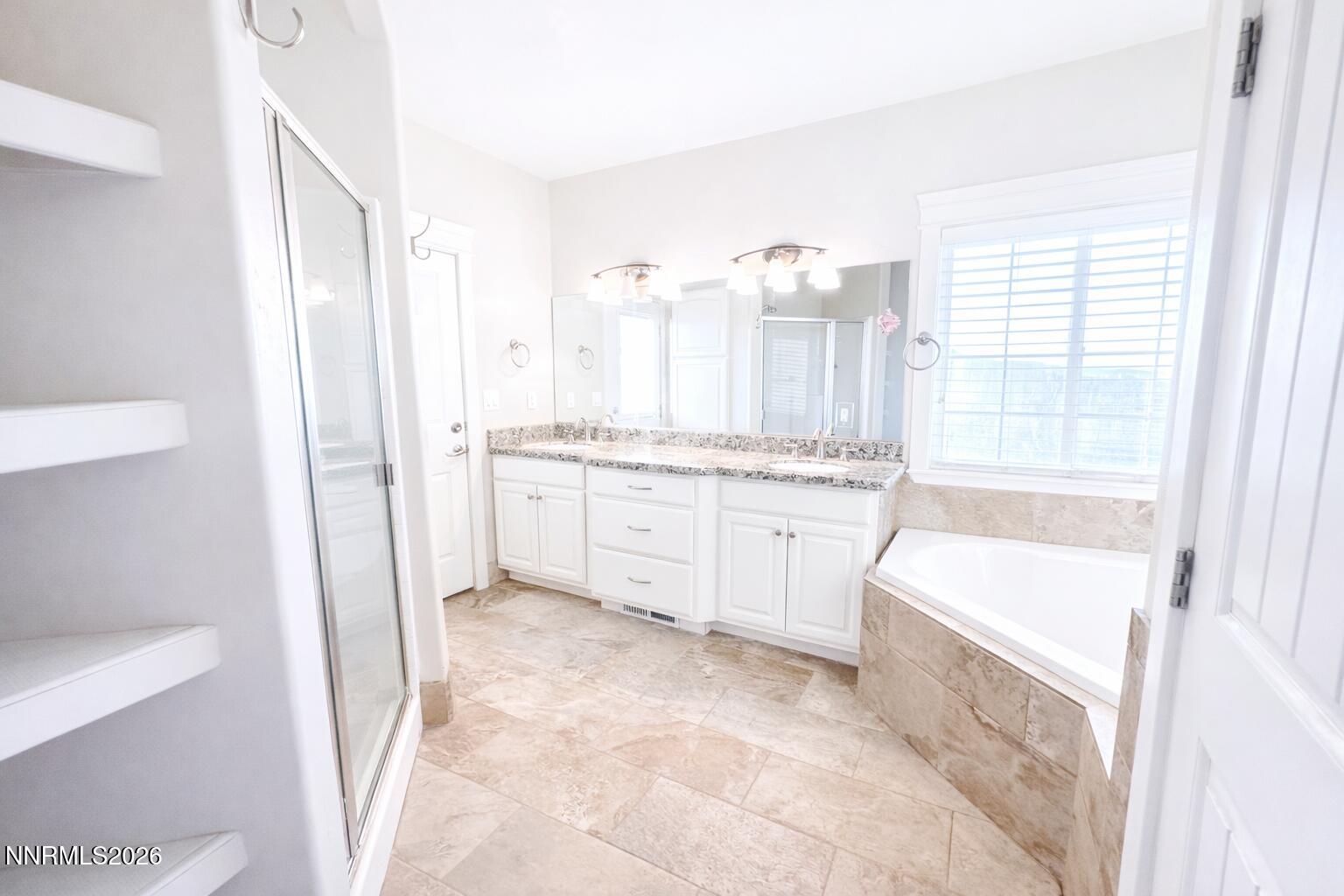 10760 Reins Way Property Photo 14