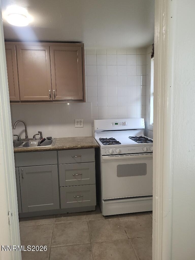 650 Denslowe Drive Property Photo 10