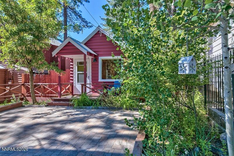 212 Lyons Avenue Property Photo 1