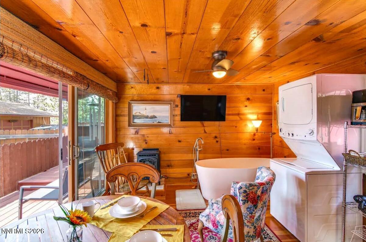 212 Lyons Avenue Property Photo 8