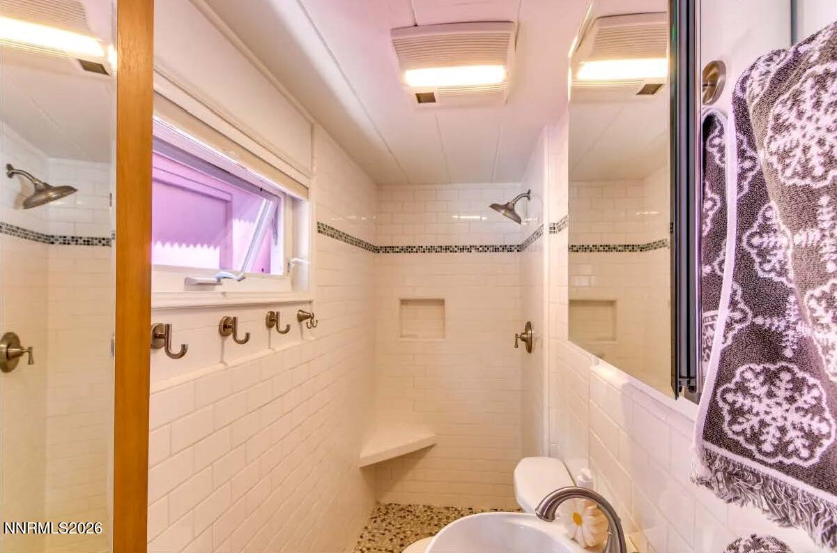 212 Lyons Avenue Property Photo 9