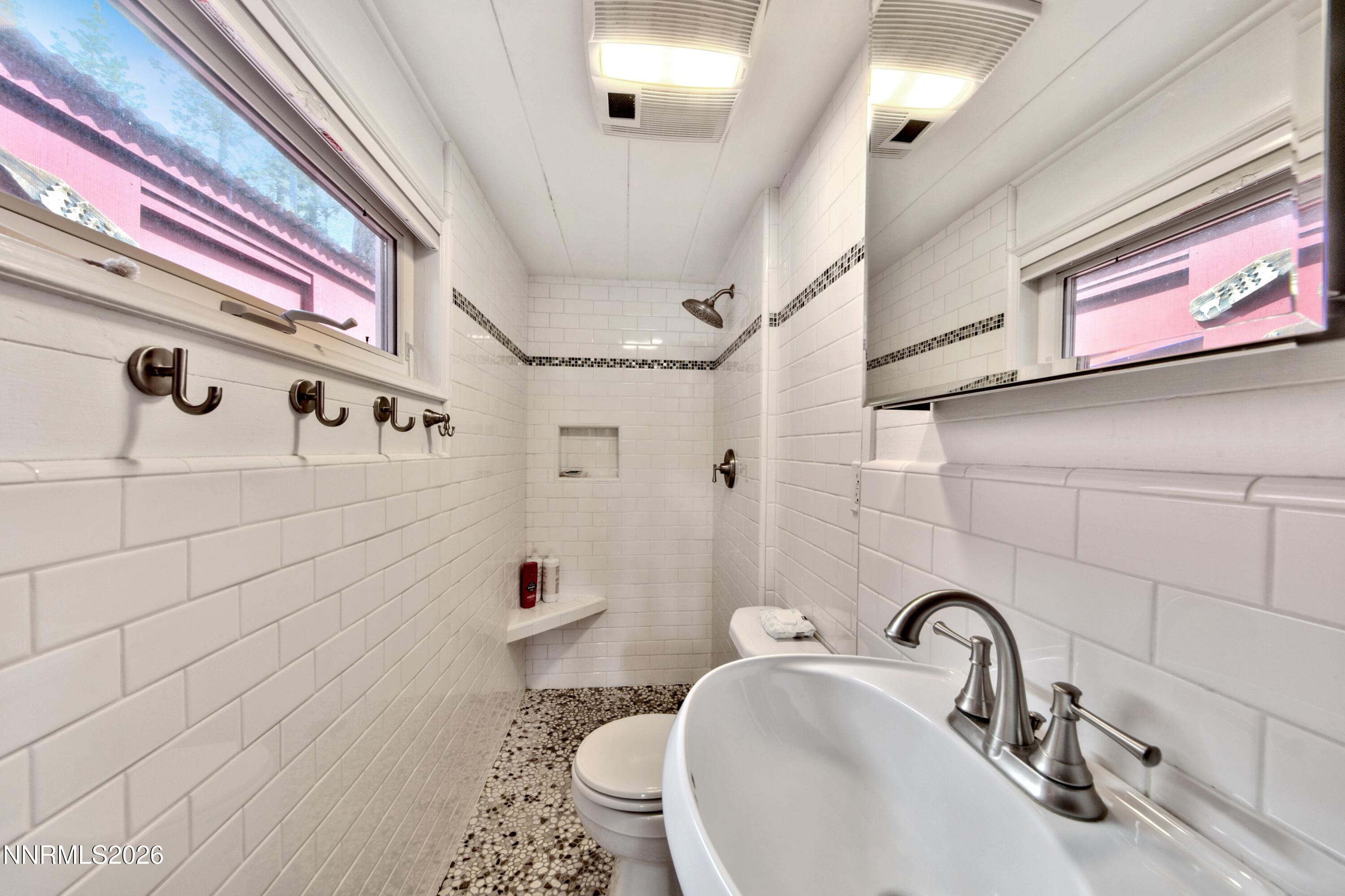 212 Lyons Avenue Property Photo 17