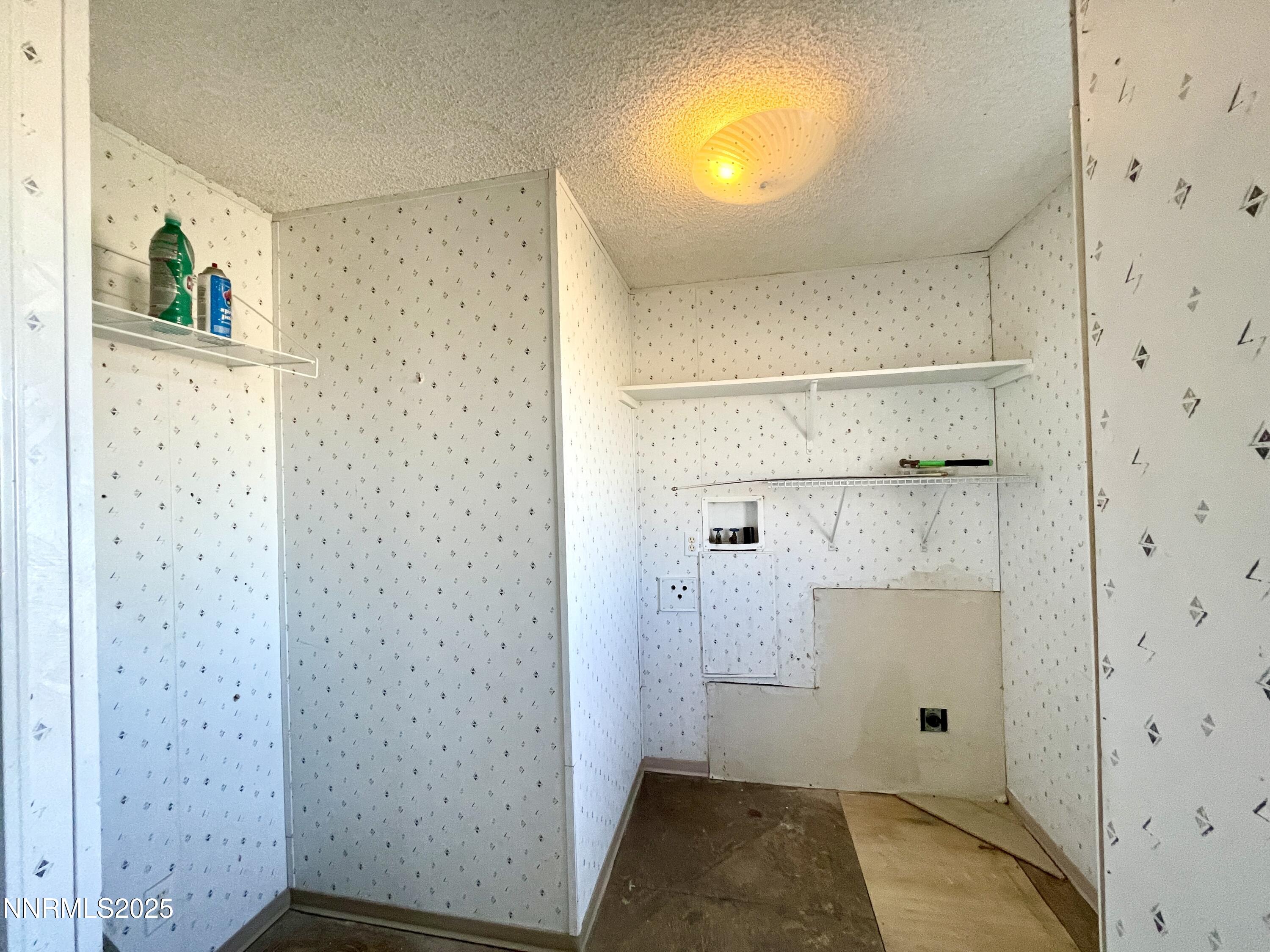 6055 Amos Drive Property Photo 3