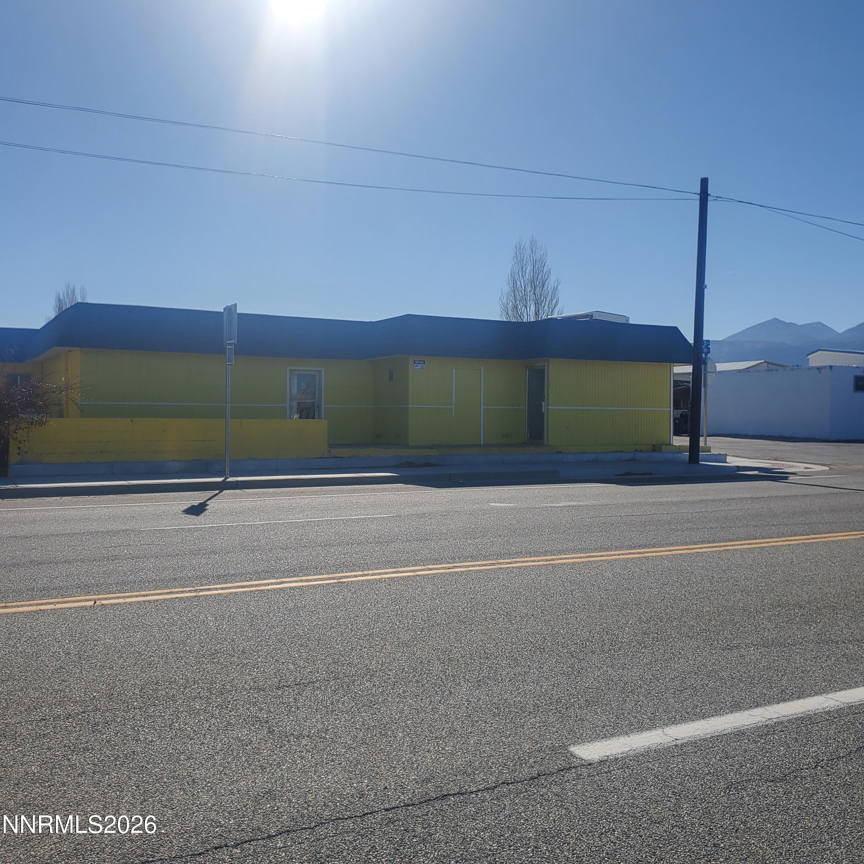 1302 E 5th Street Property Photo 6