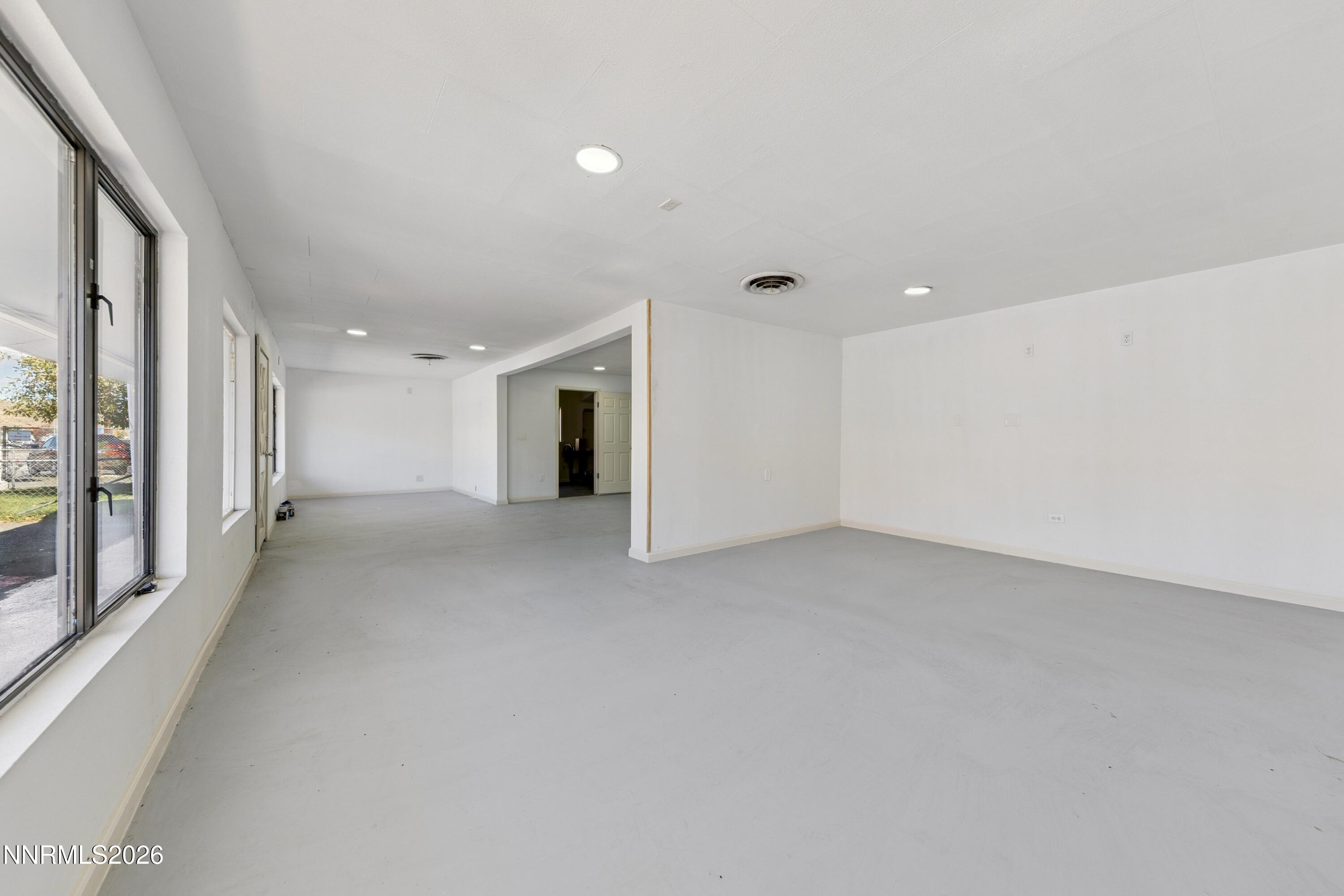 3129 S Carson Street Property Photo 31