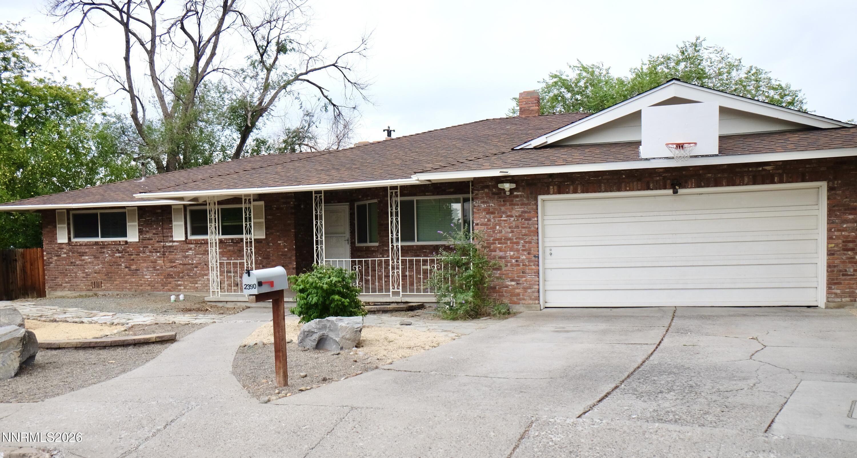 2390 Barnes Circle Property Photo 1