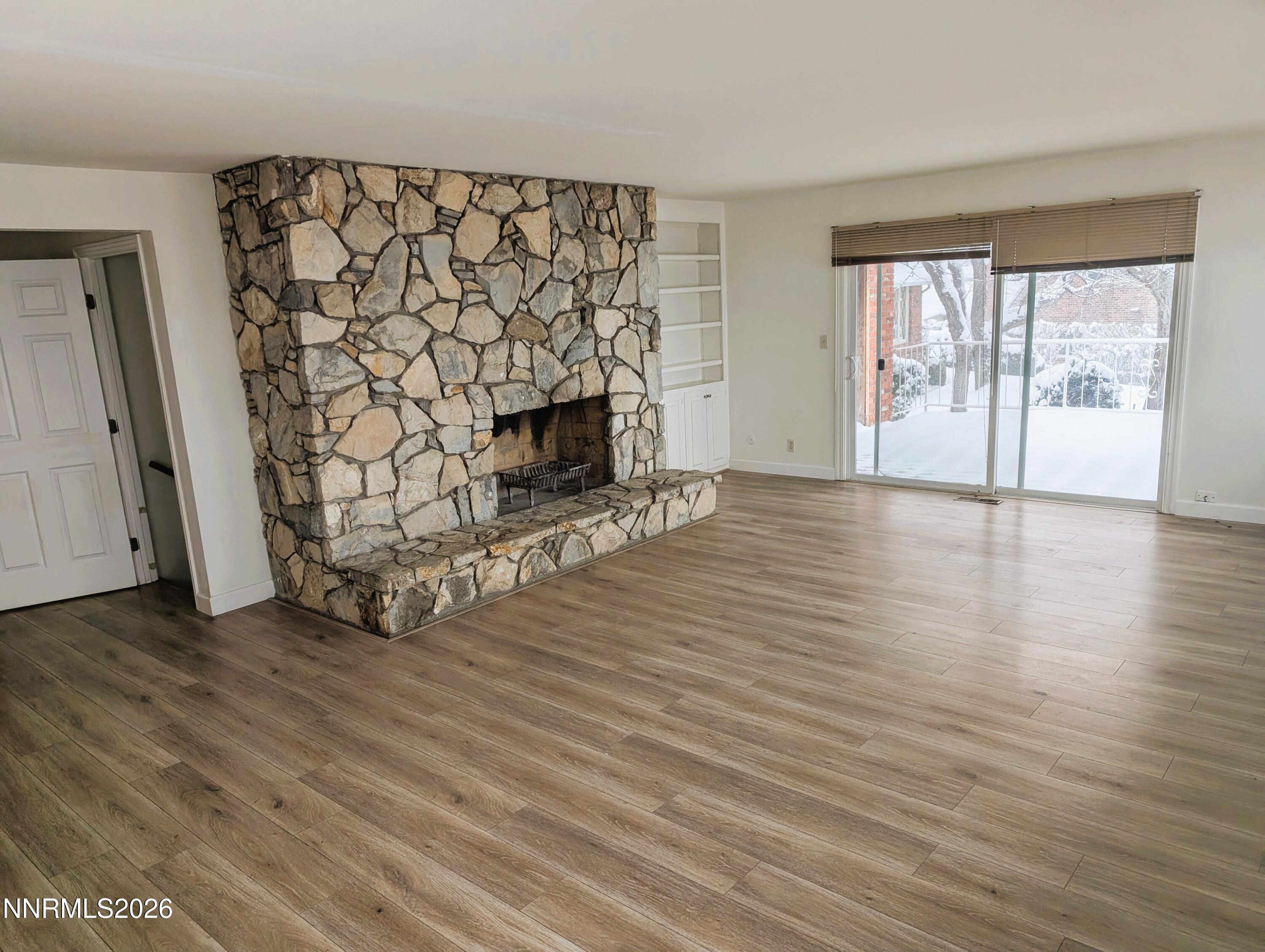 2390 Barnes Circle Property Photo 5
