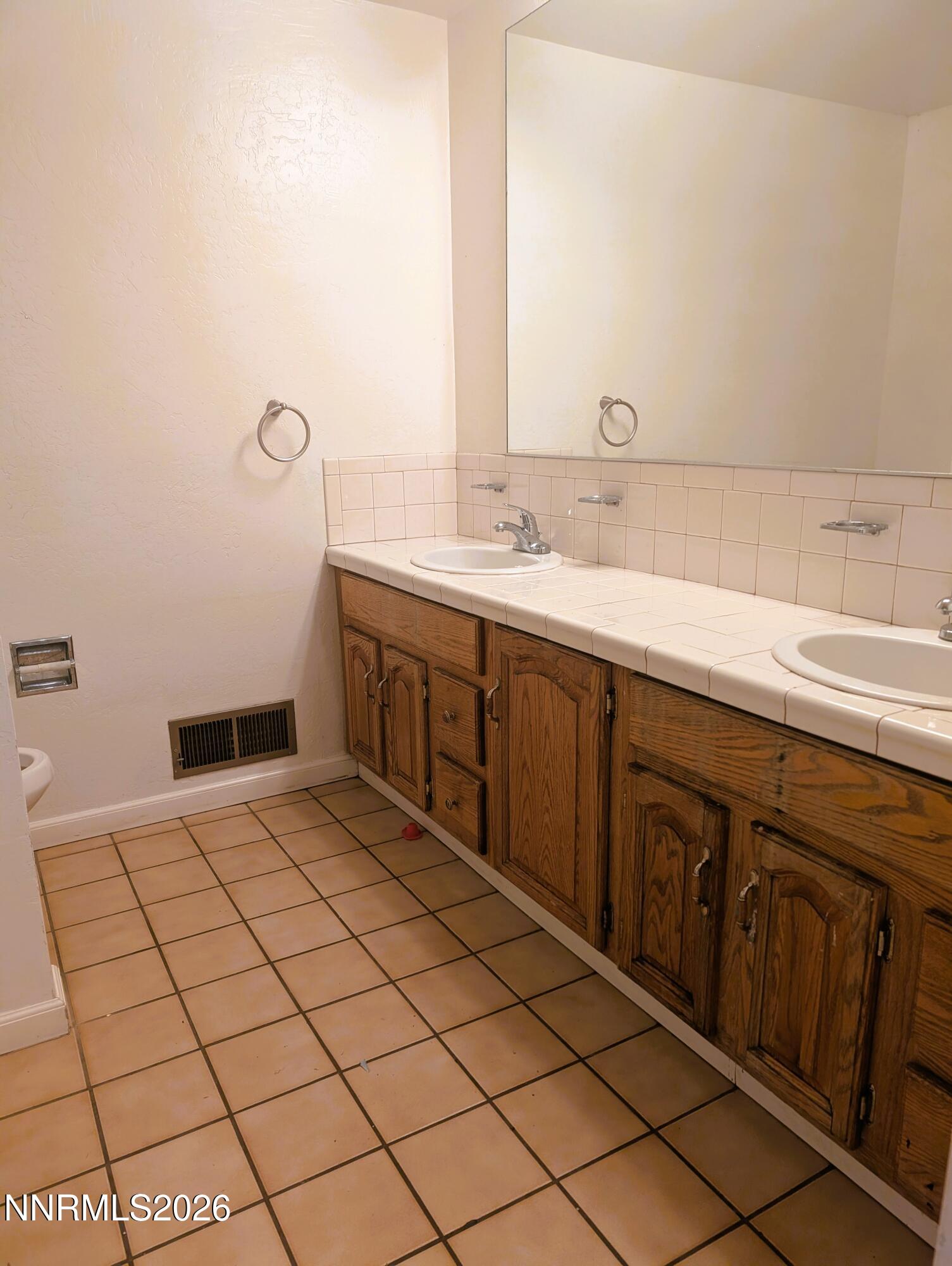2390 Barnes Circle Property Photo 10