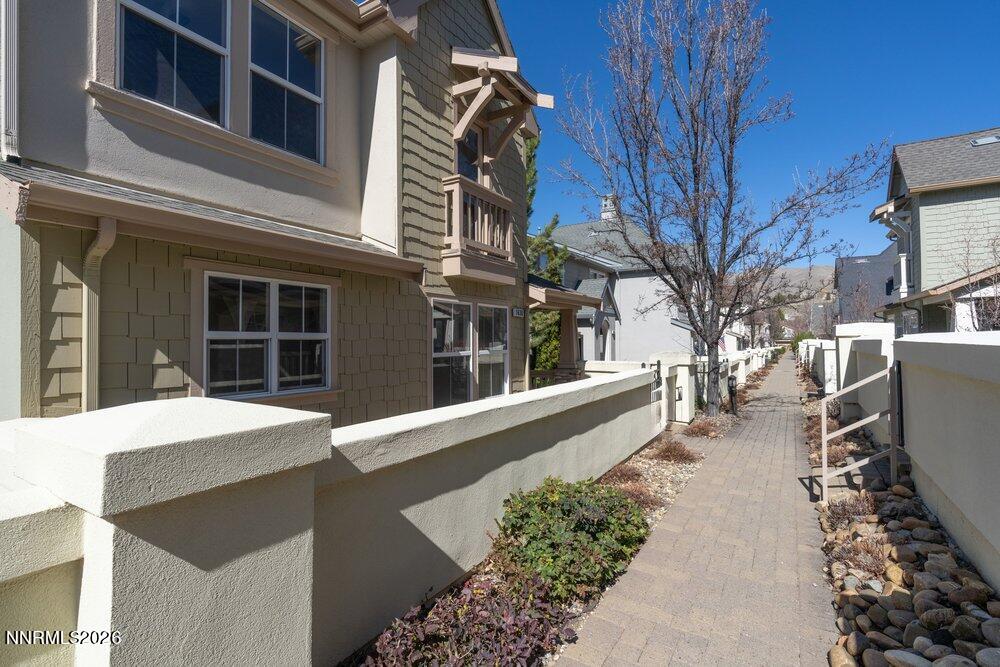 1630 Spring Hill Drive Property Photo 2