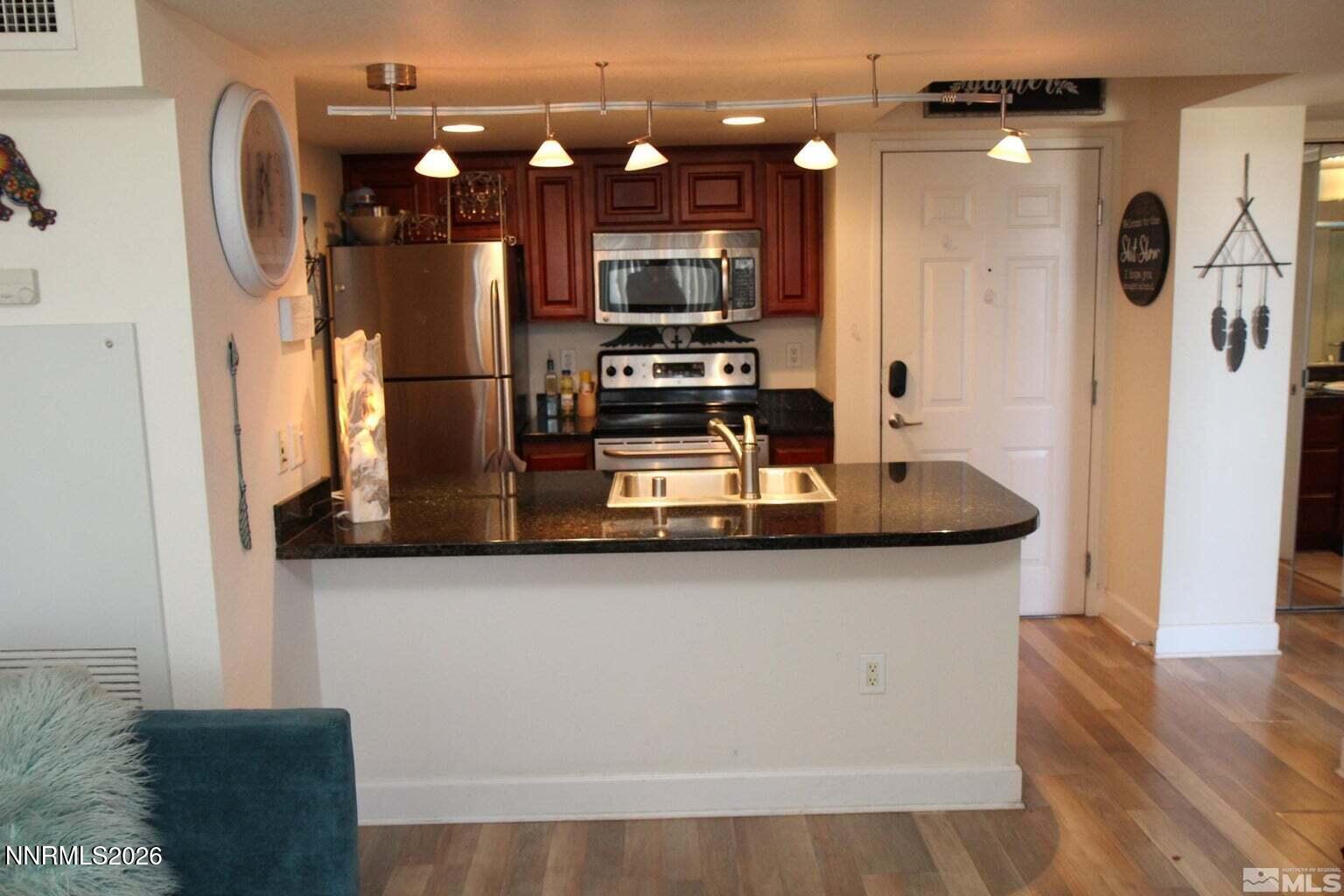 450 N Arlington Avenue 513 Property Photo 6