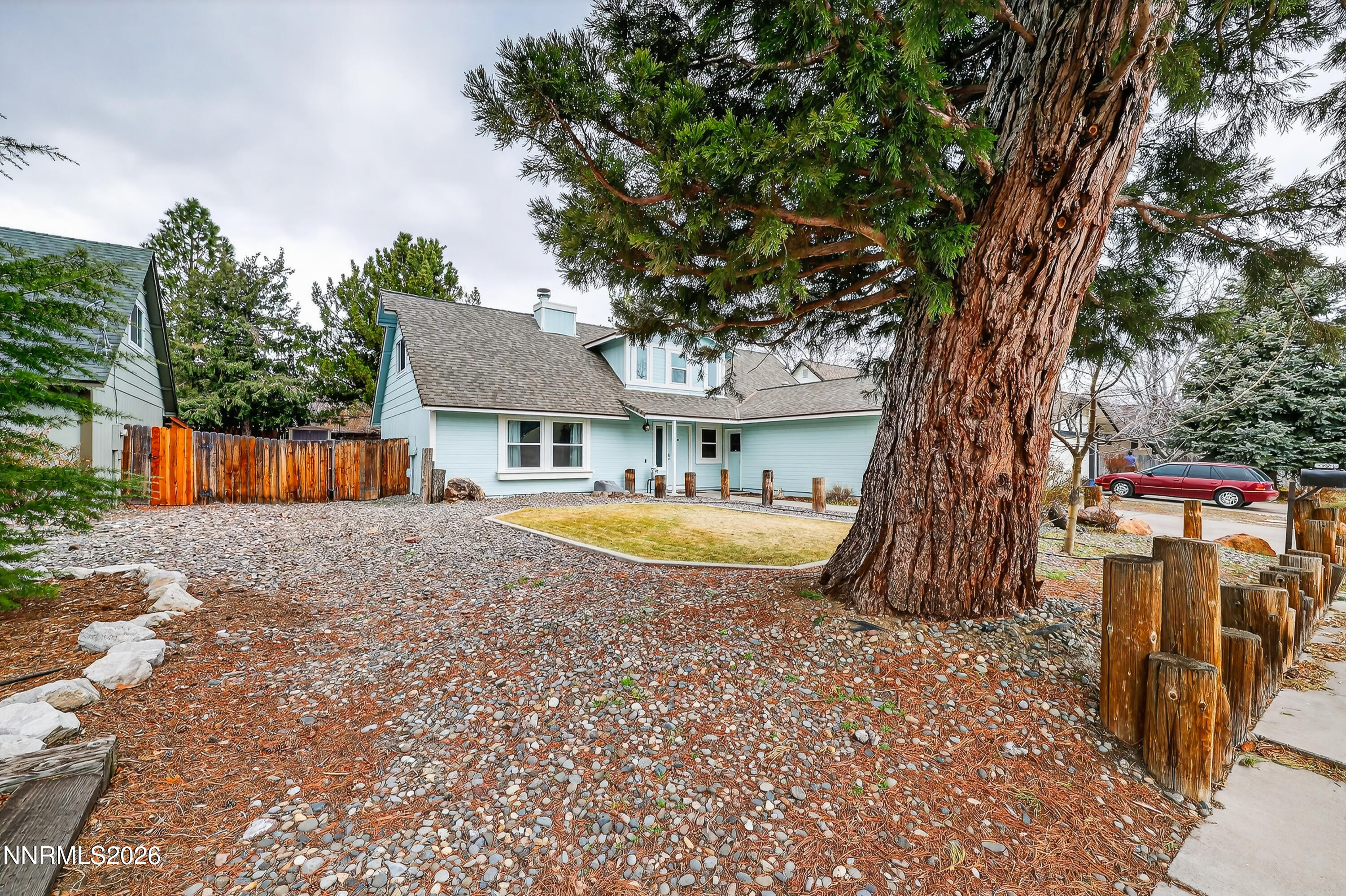 8211 Dixon Lane Property Photo 4